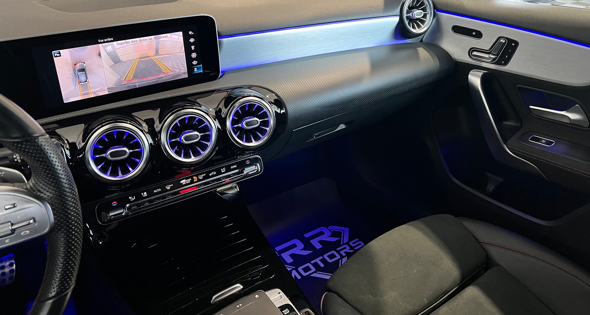 MERCEDES-BENZ A 220 AMG Line 7G-DCT 4Matic-image-7