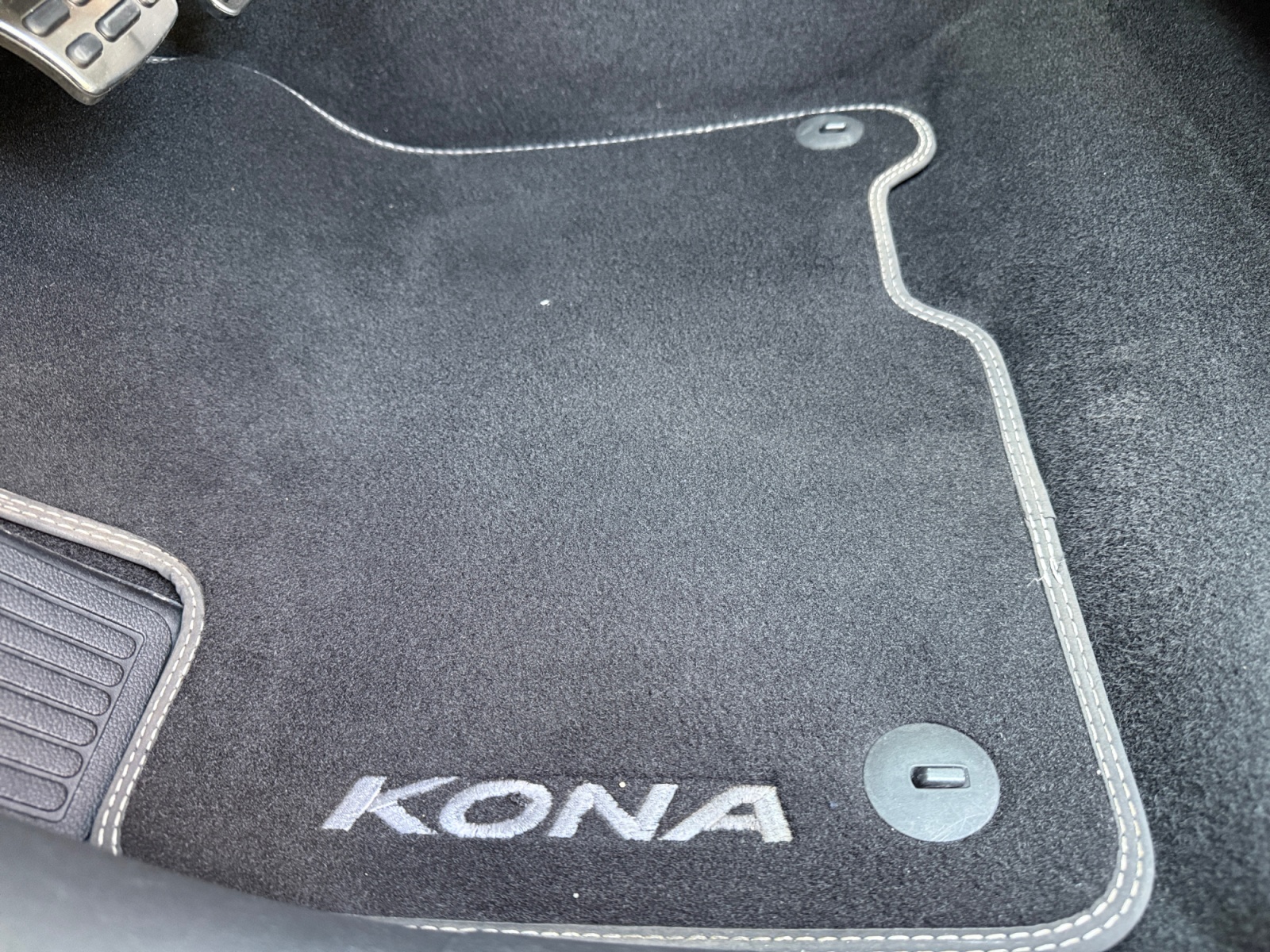 HYUNDAI Kona EV 64 kWh Vertex-image-21