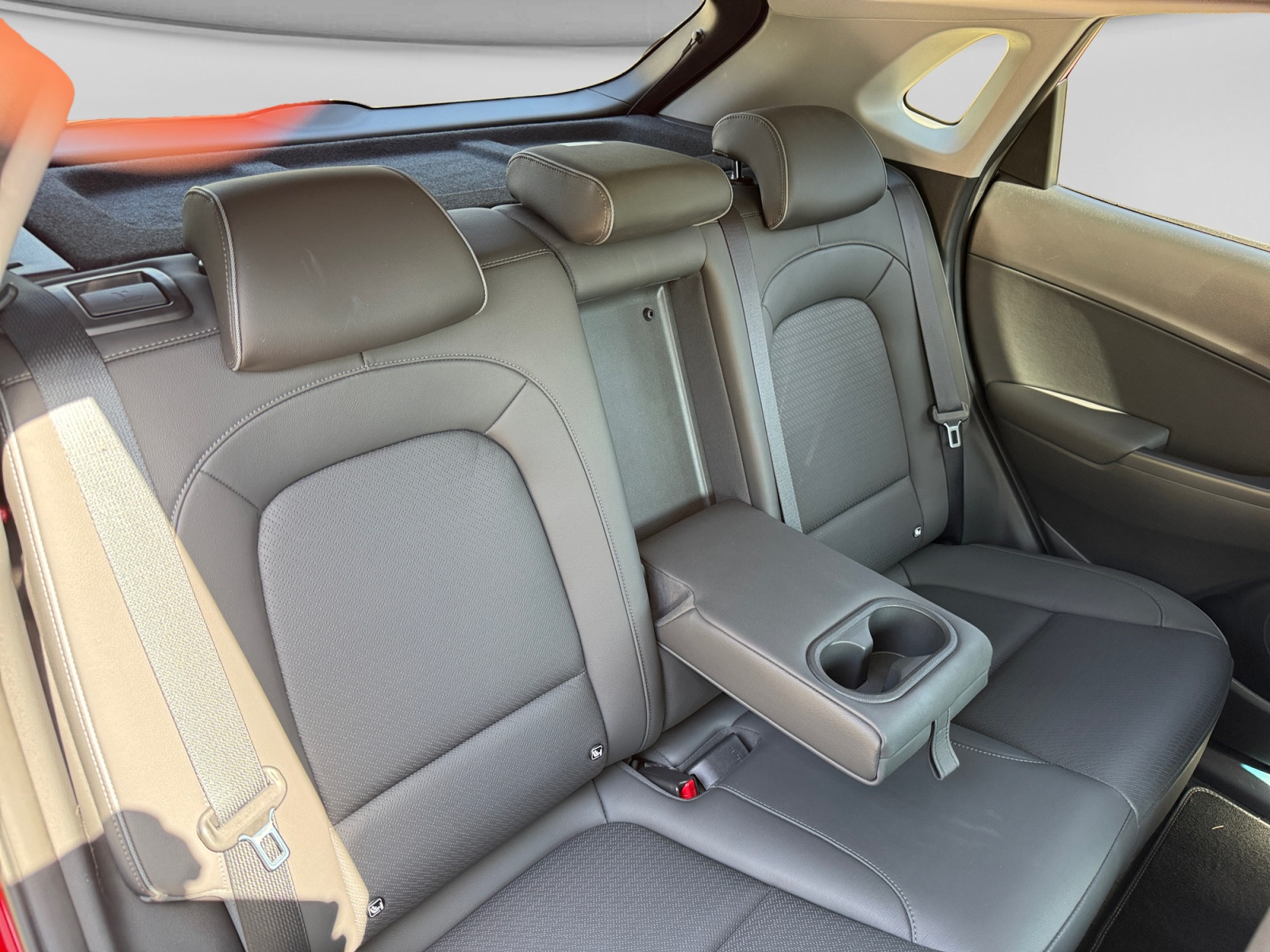 HYUNDAI Kona EV 64 kWh Vertex-image-16