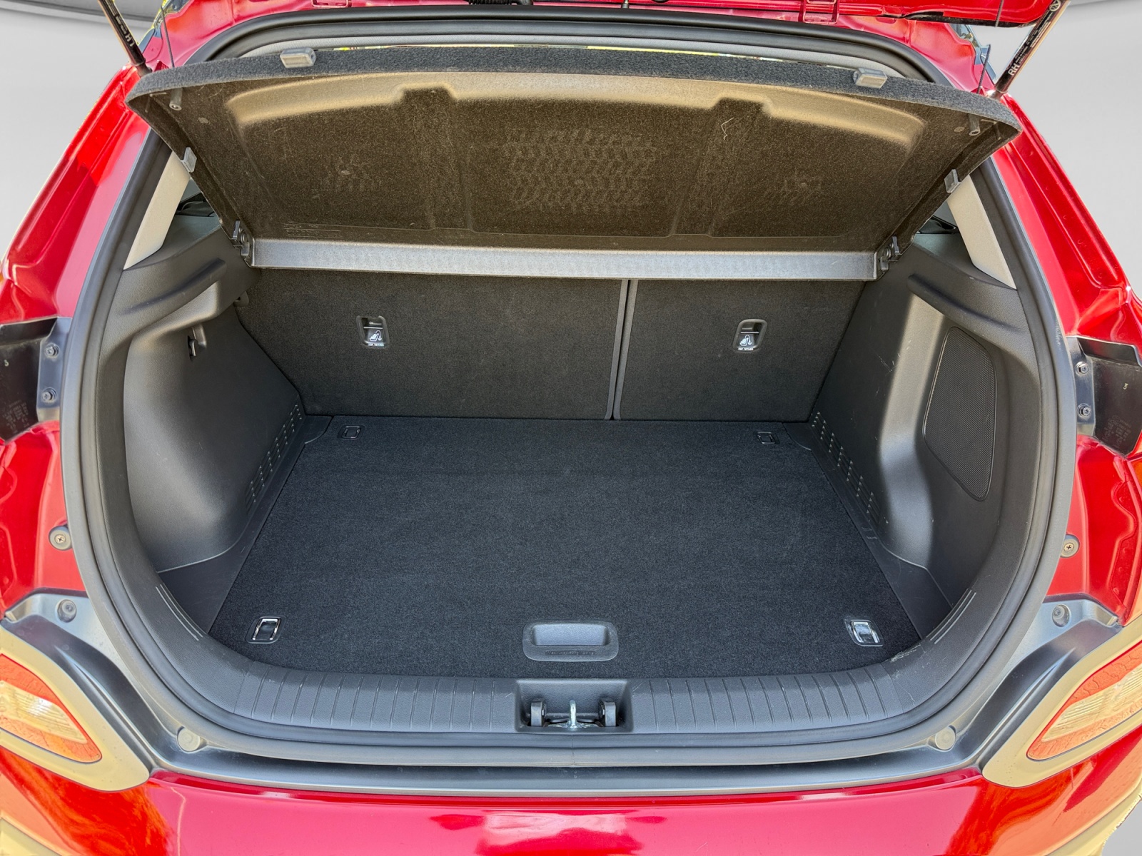 HYUNDAI Kona EV 64 kWh Vertex-image-17