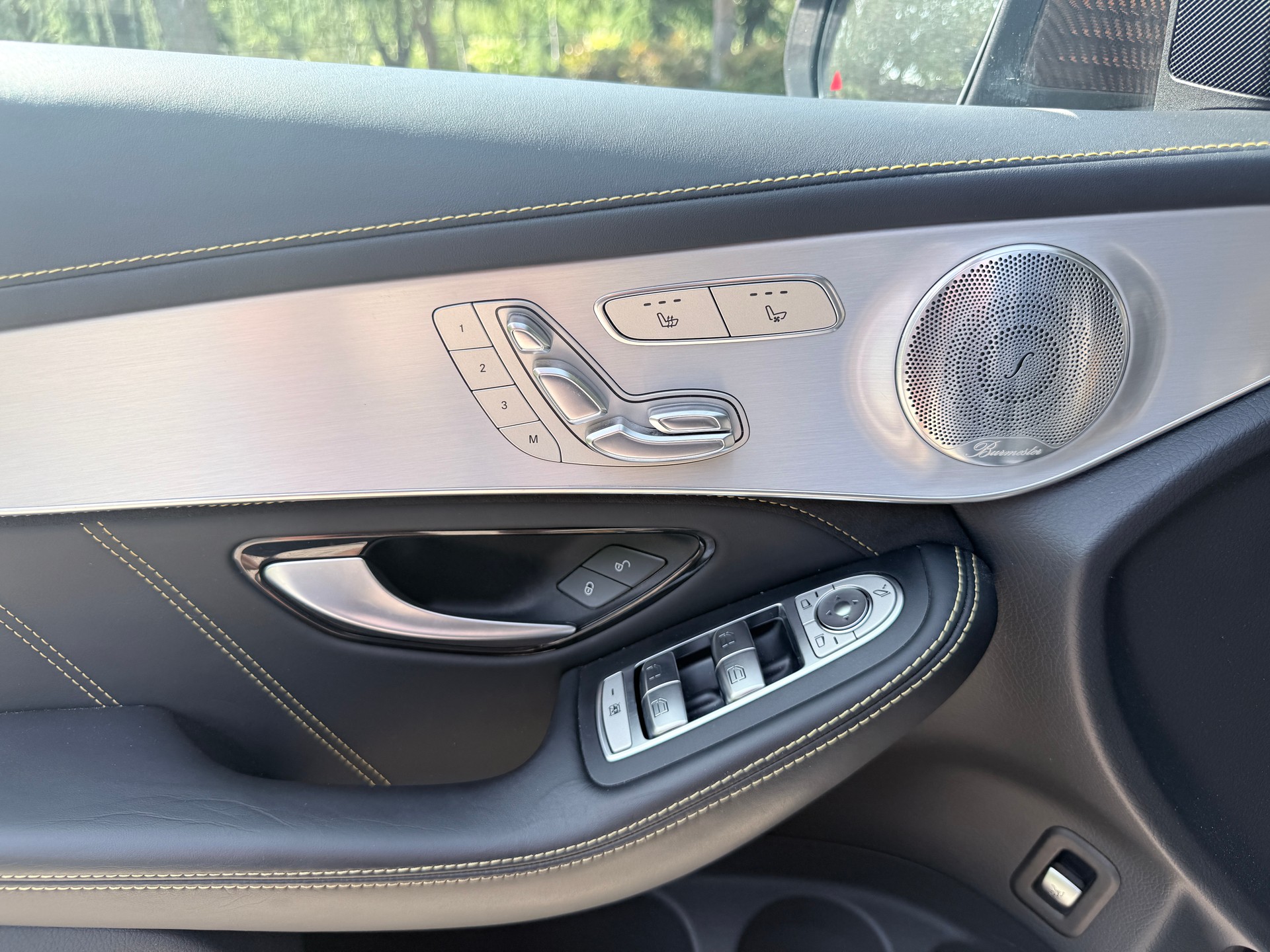 MERCEDES-BENZ GLC 63 S AMG Edition 1 4Matic+ 9G-Tronic-image-17