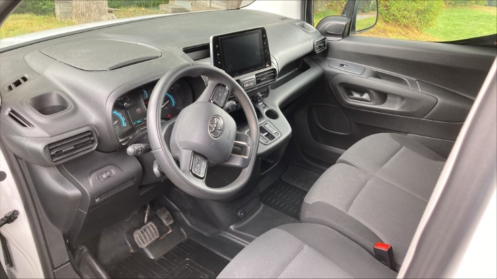 TOYOTA 50KWh Active-image-3