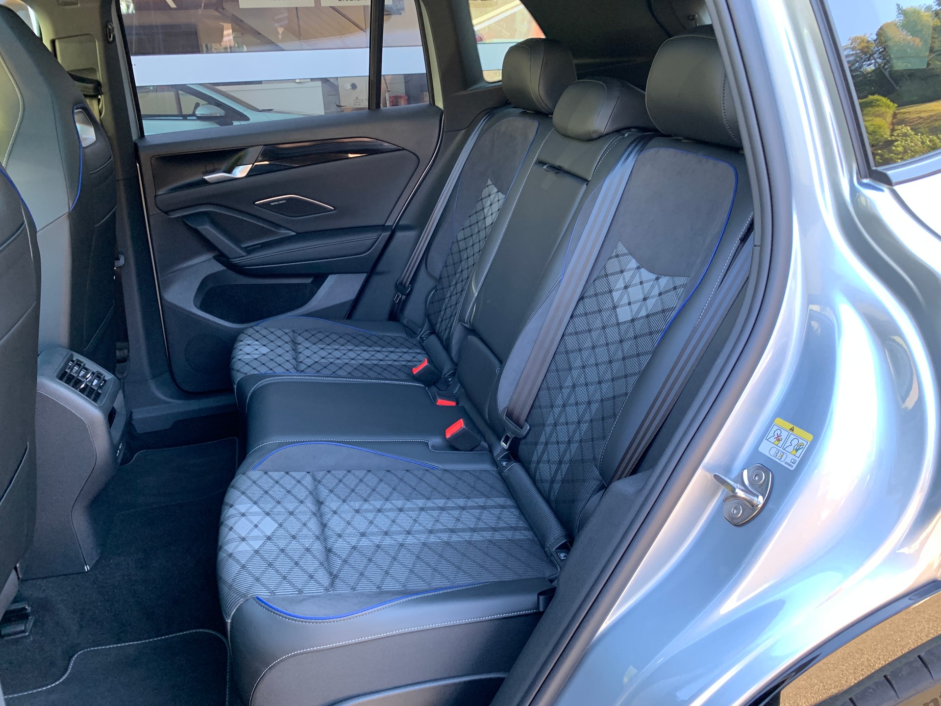 VW Tiguan 2.0 TSI DSG R-Line 4Motion-image-18