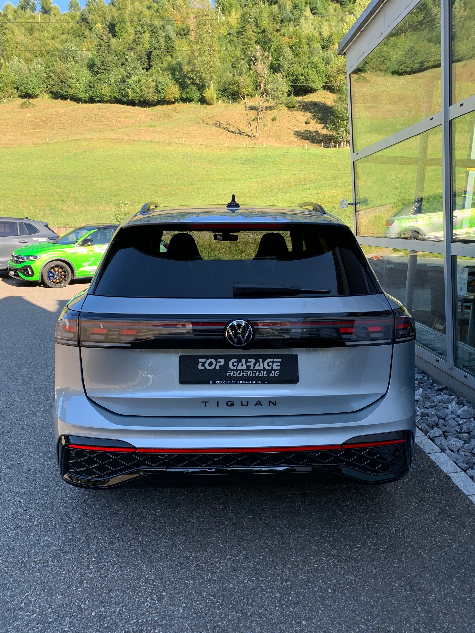 VW Tiguan 2.0 TSI DSG R-Line 4Motion-image-5