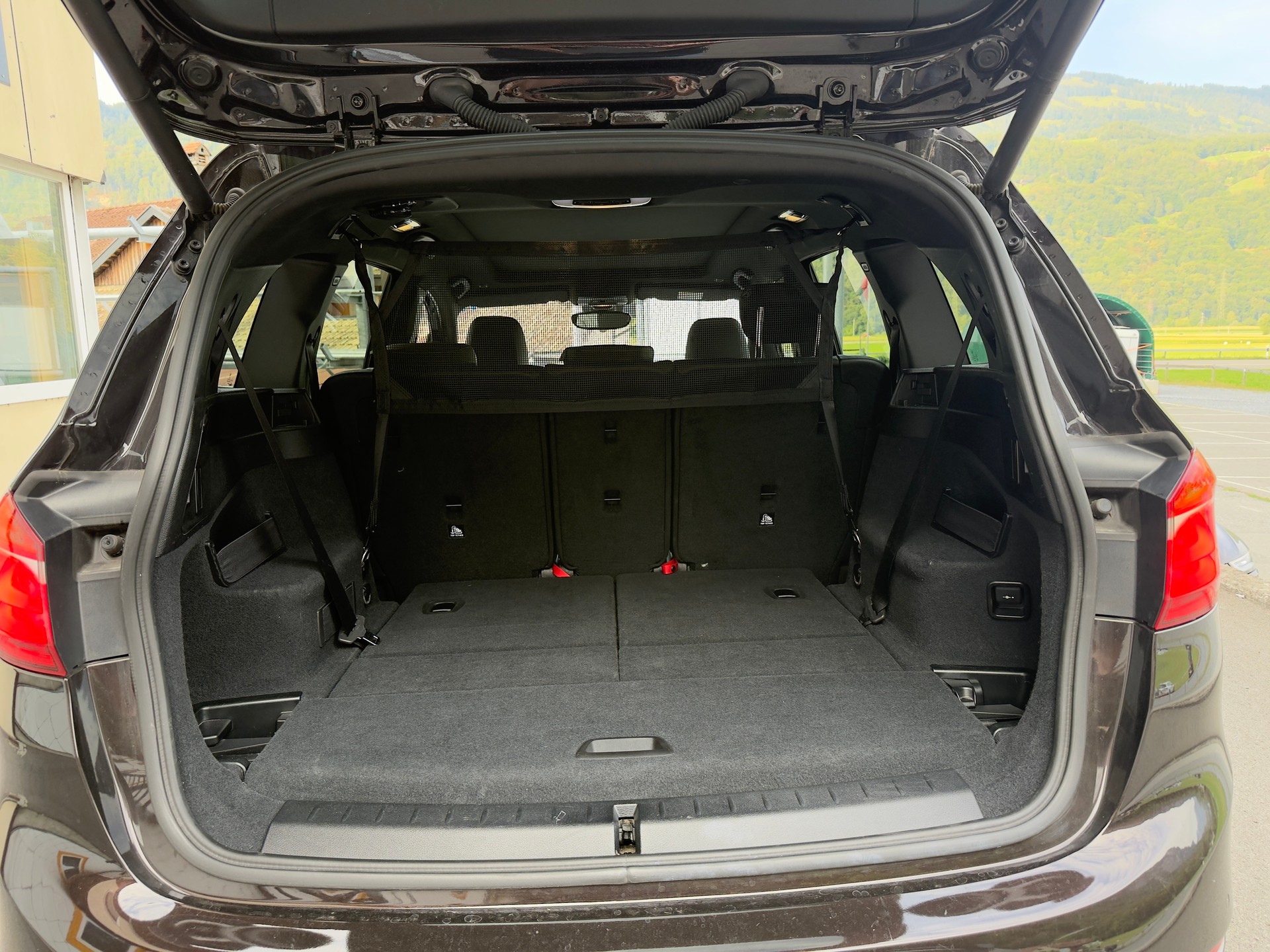 BMW 220i Gran Tourer M-Packet)-image-5