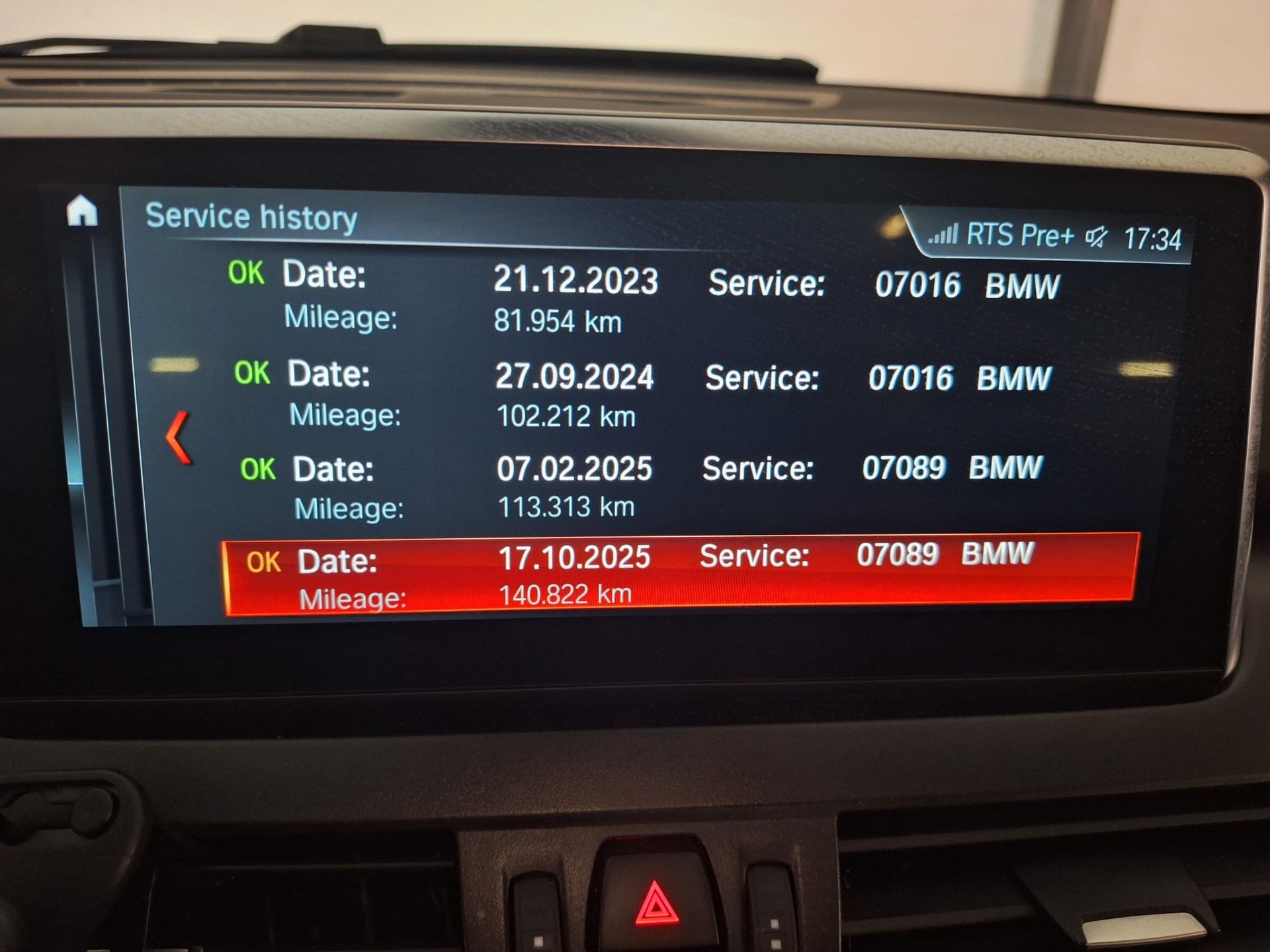 BMW 220i Gran Tourer M-Packet)-image-14