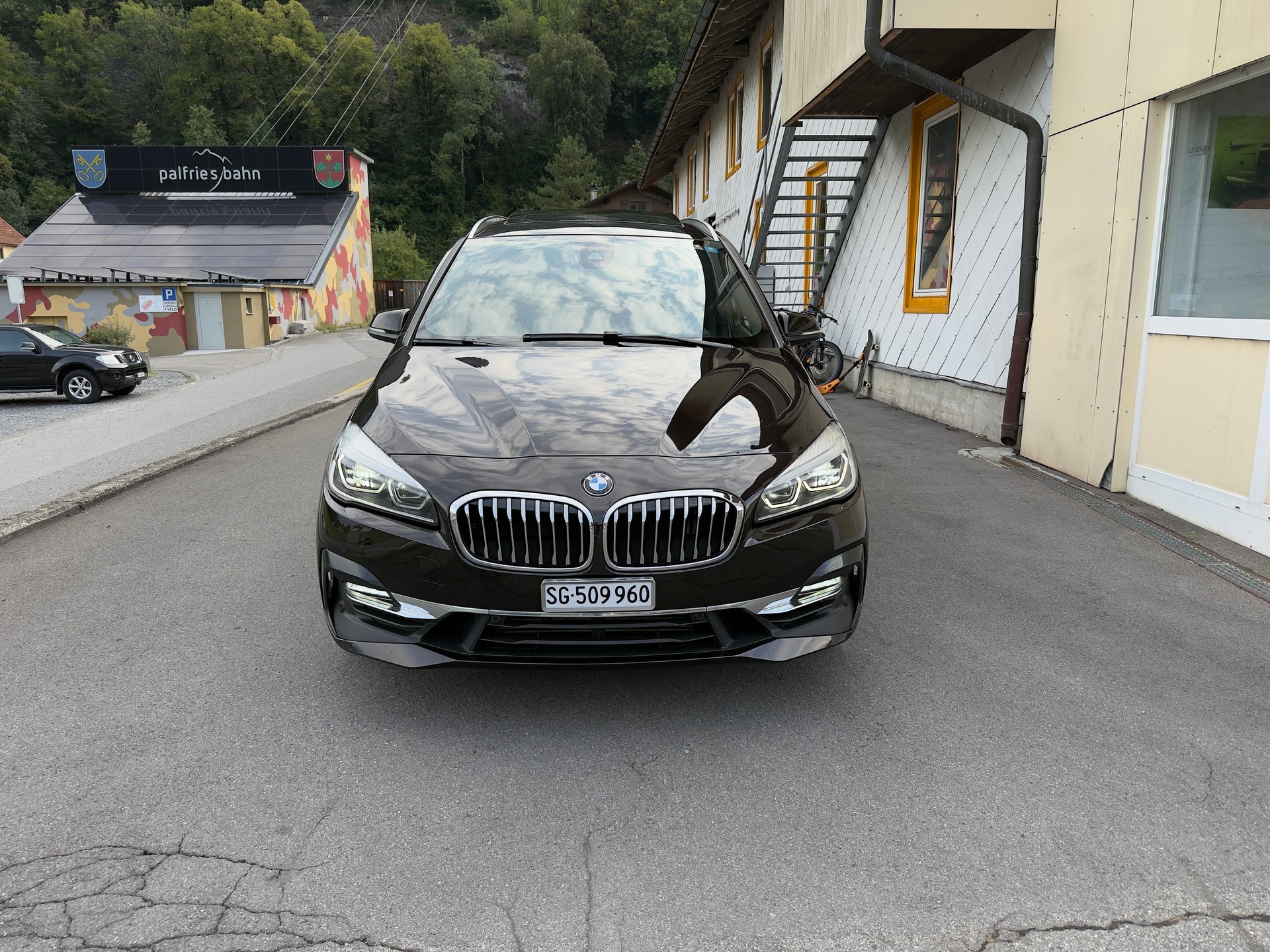 BMW 220i Gran Tourer M-Packet)-image-0