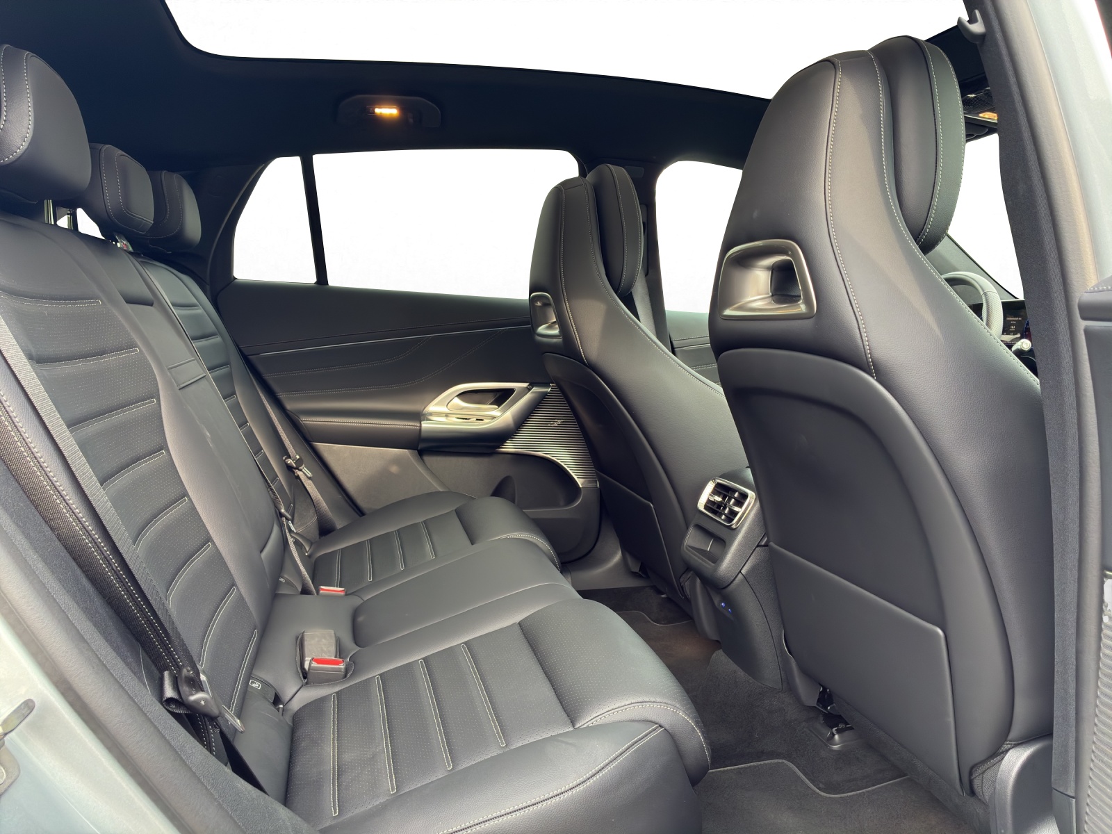 MERCEDES-BENZ GLC 400 4Matic EQ-image-11