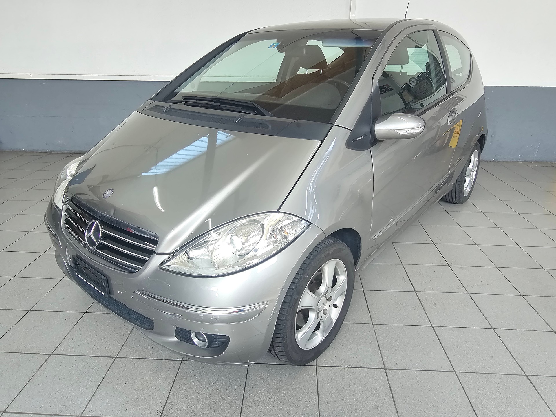 MERCEDES-BENZ A 180-image-1