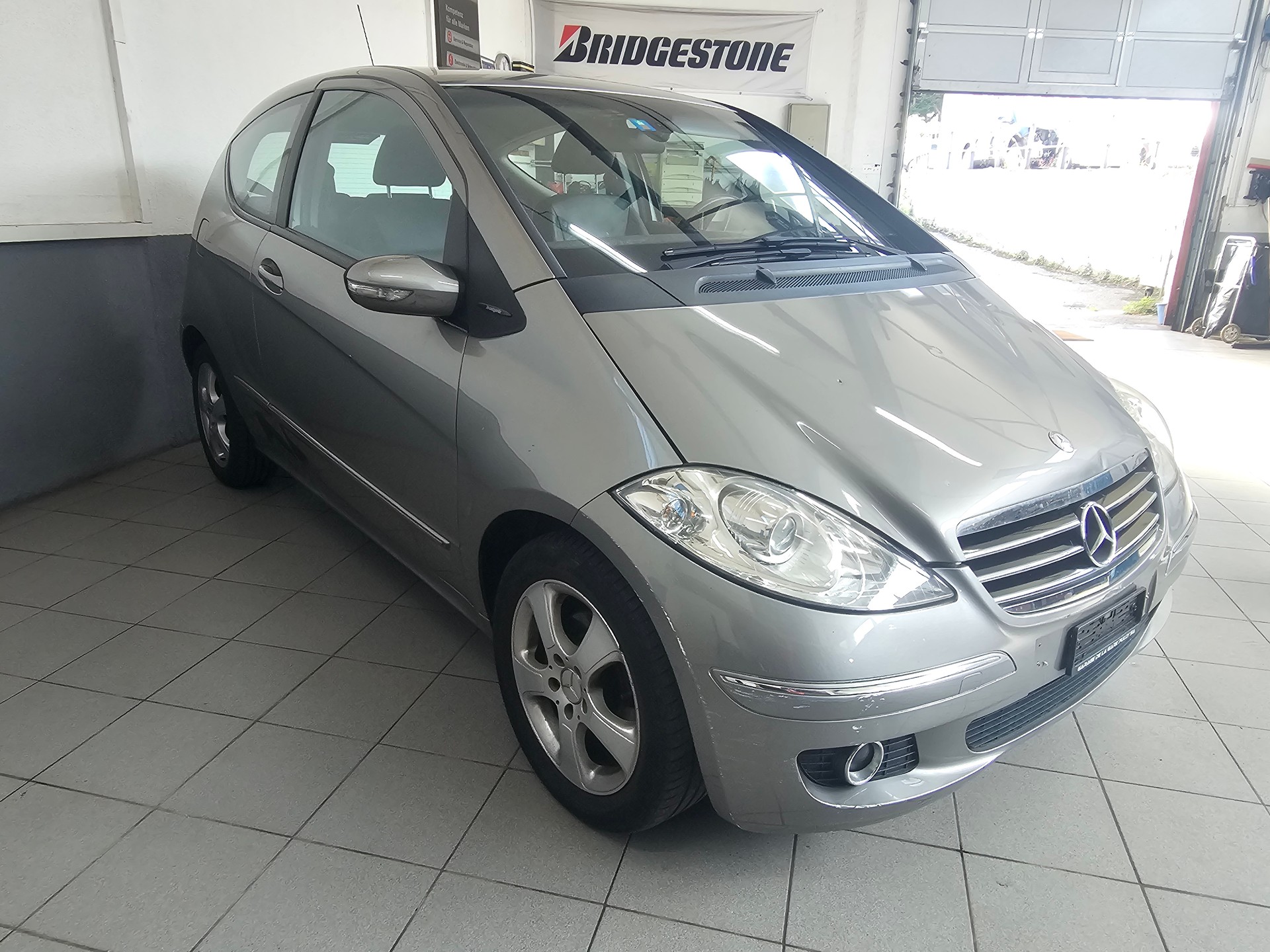 MERCEDES-BENZ A 180-image-0