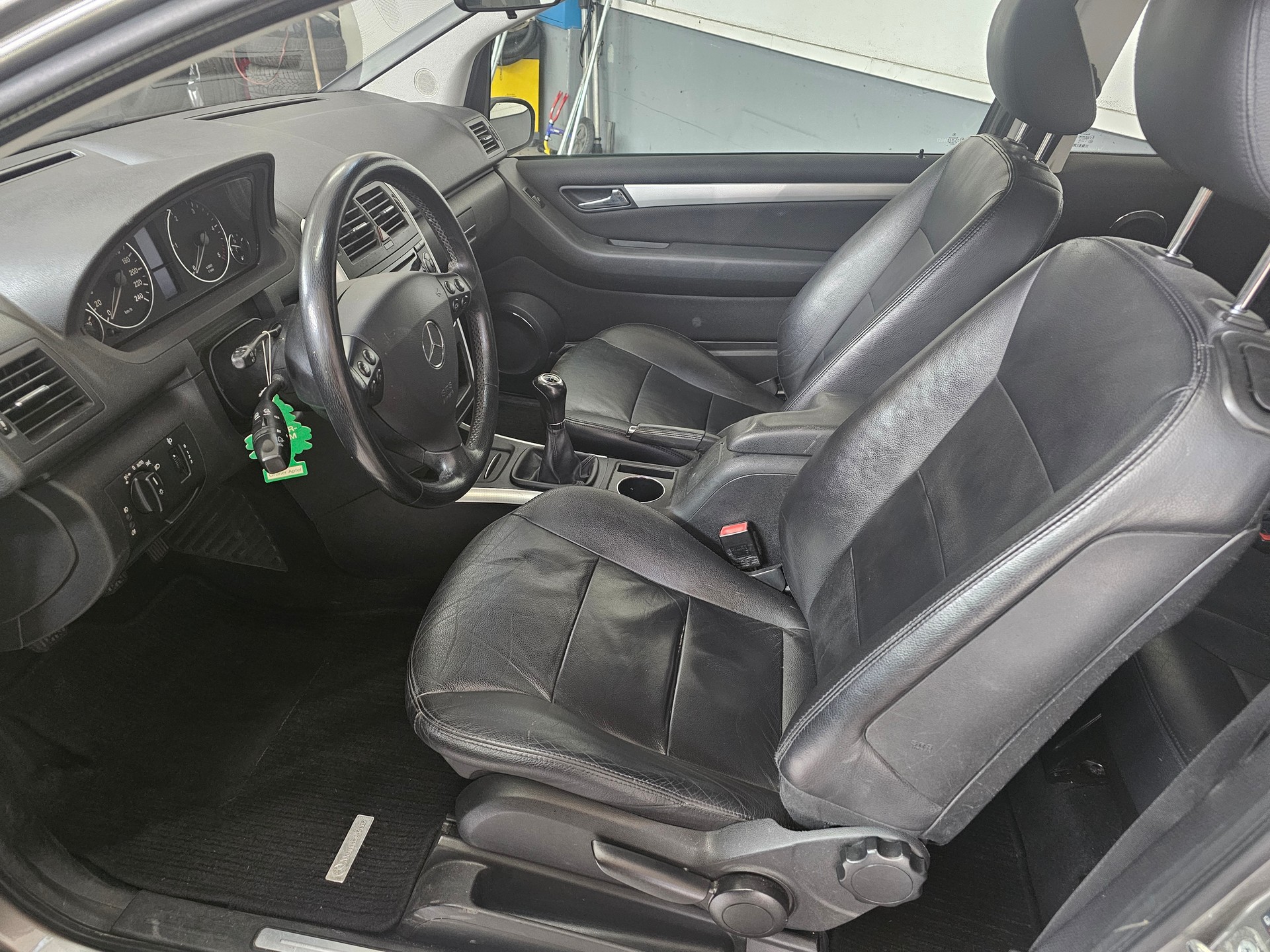 MERCEDES-BENZ A 180-image-3