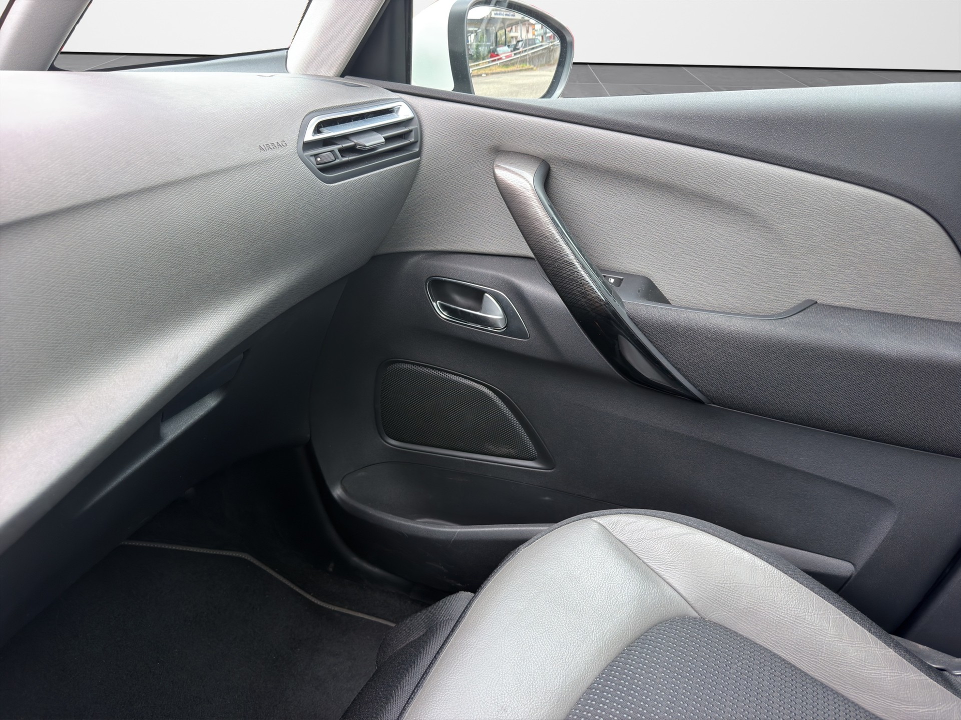 CITROEN C4 Picasso 1.6i 16V e-THP Exclusive Automatic-image-15