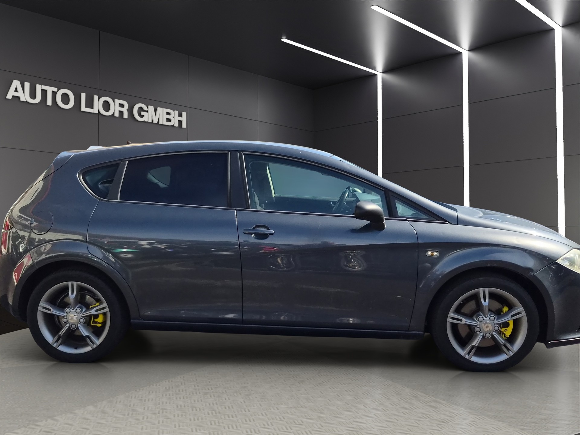 SEAT Leon 2.0 TSI FR-image-6