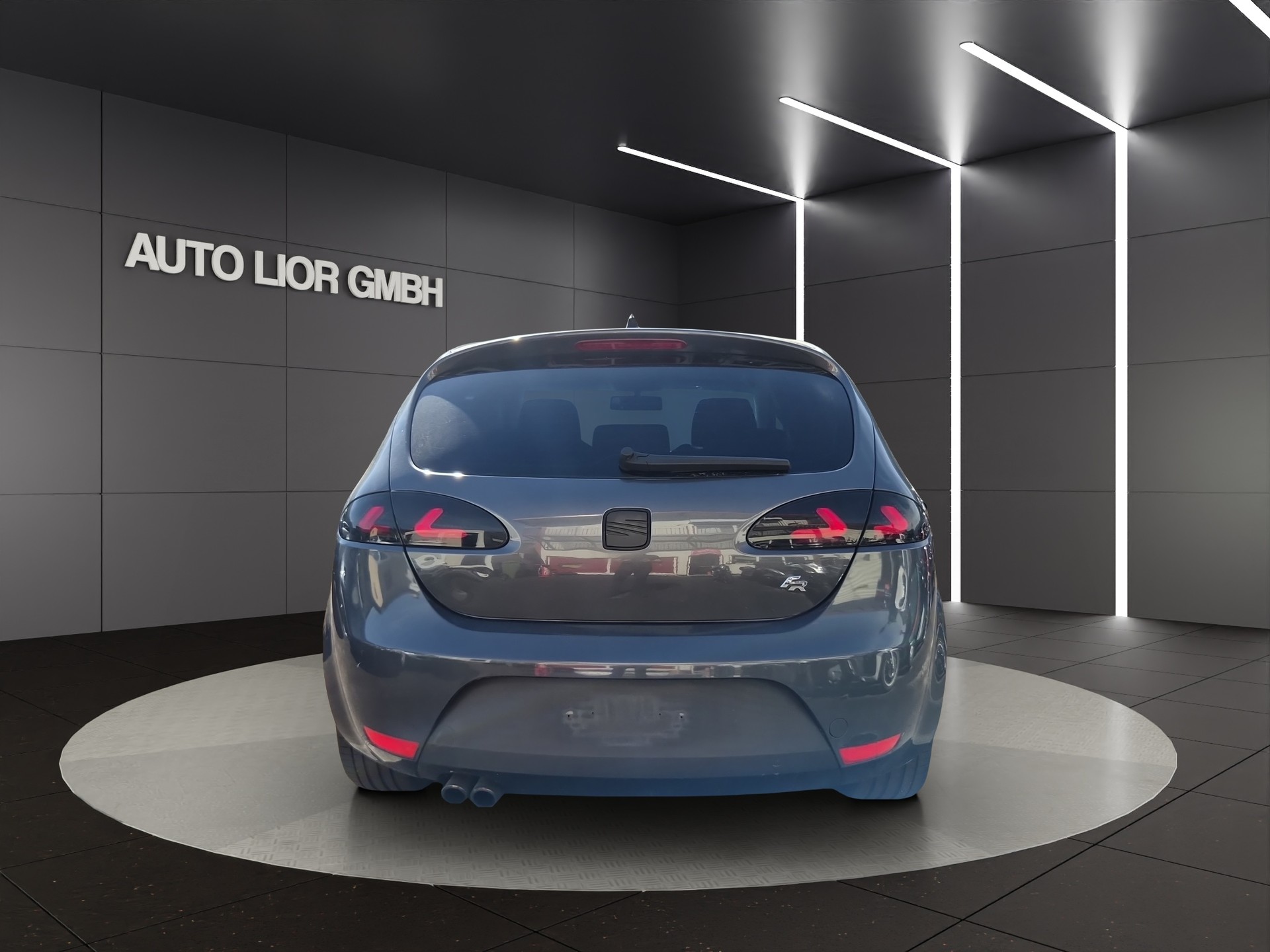 SEAT Leon 2.0 TSI FR-image-1