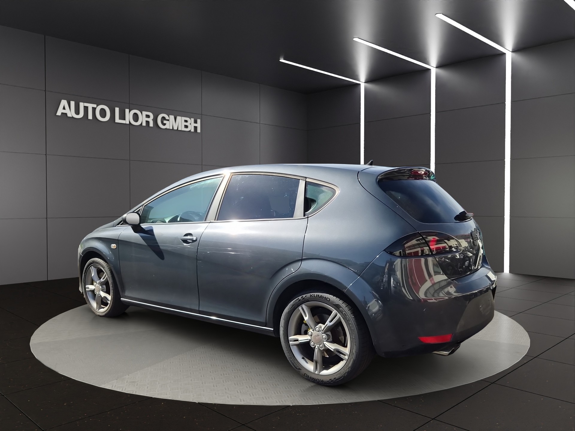 SEAT Leon 2.0 TSI FR-image-2