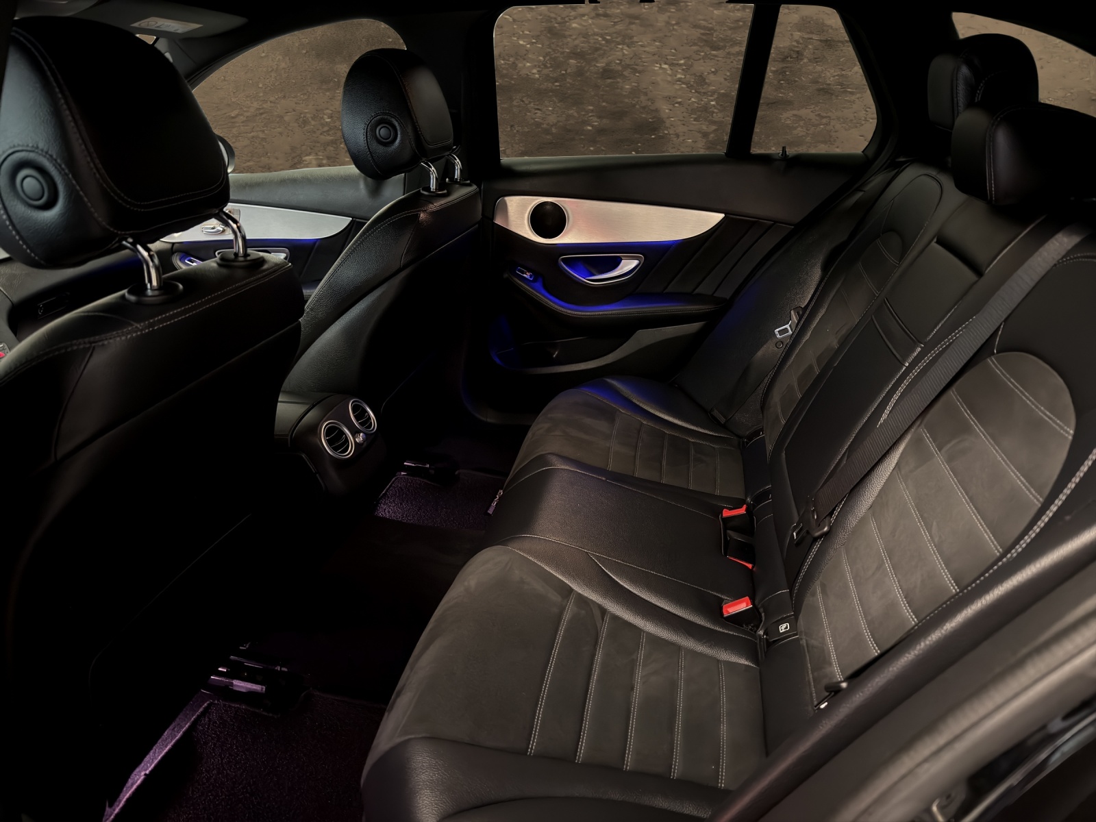 MERCEDES-BENZ C 200 Swiss Star AMG Line 4M 9G-Tronic-image-12
