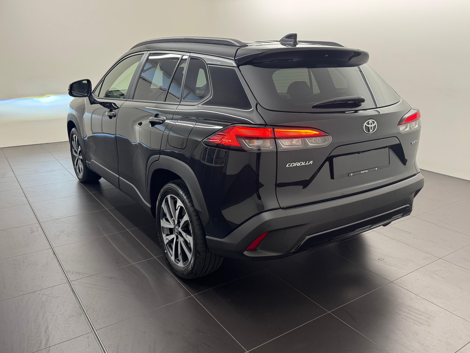 TOYOTA Corolla Cross 2.0 HSD Premium AWD-i-image-3