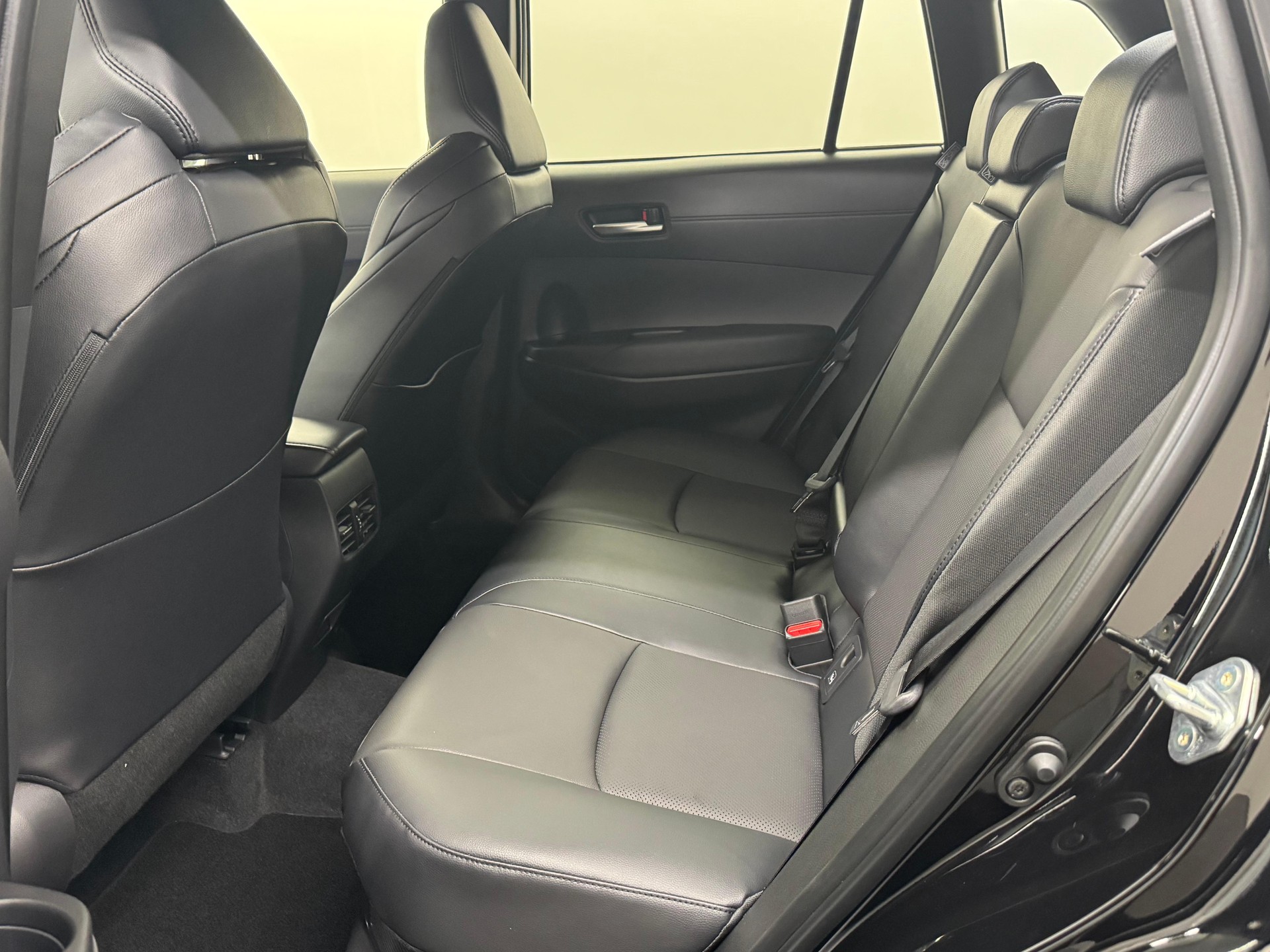 TOYOTA Corolla Cross 2.0 HSD Premium AWD-i-image-6