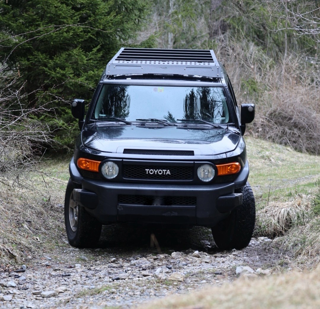 TOYOTA FJ-image-0