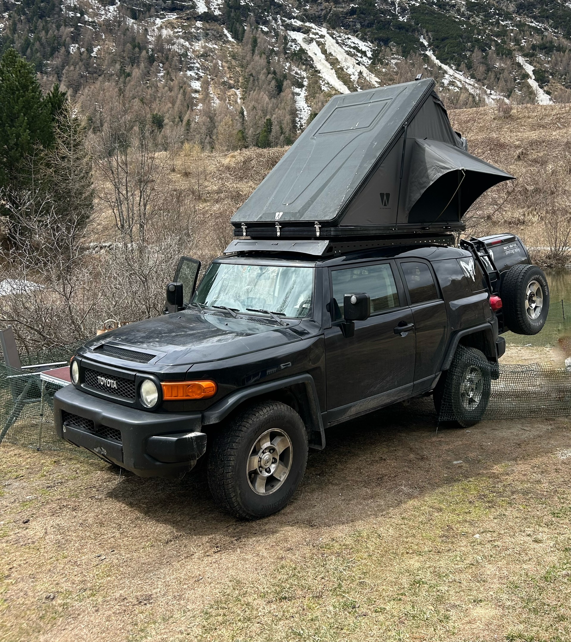 TOYOTA FJ-image-1