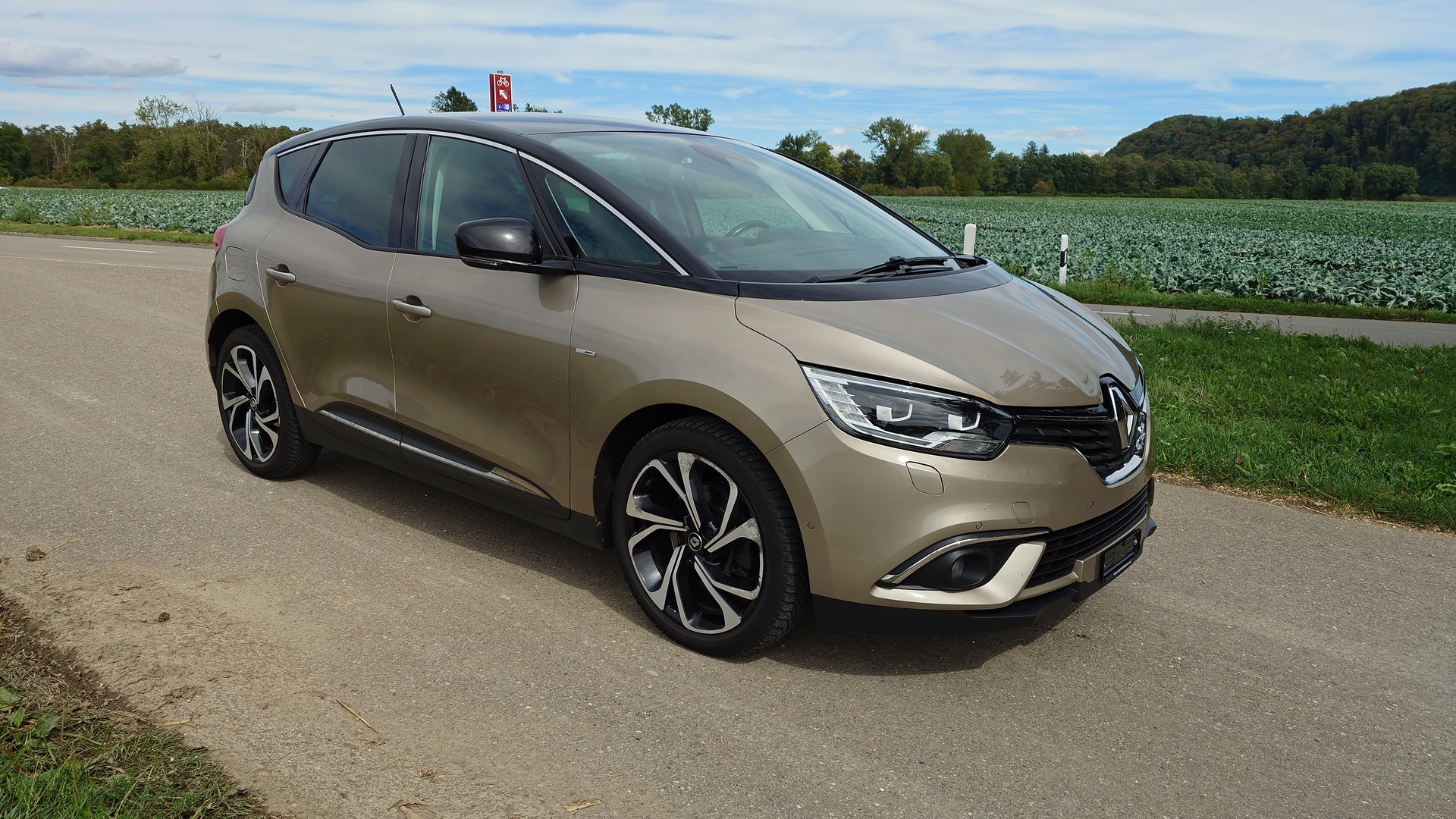 RENAULT Scénic 1.5 dCi Bose EDC-image-8