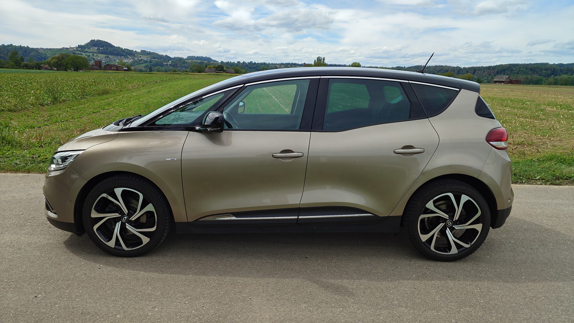 RENAULT Scénic 1.5 dCi Bose EDC-image-1