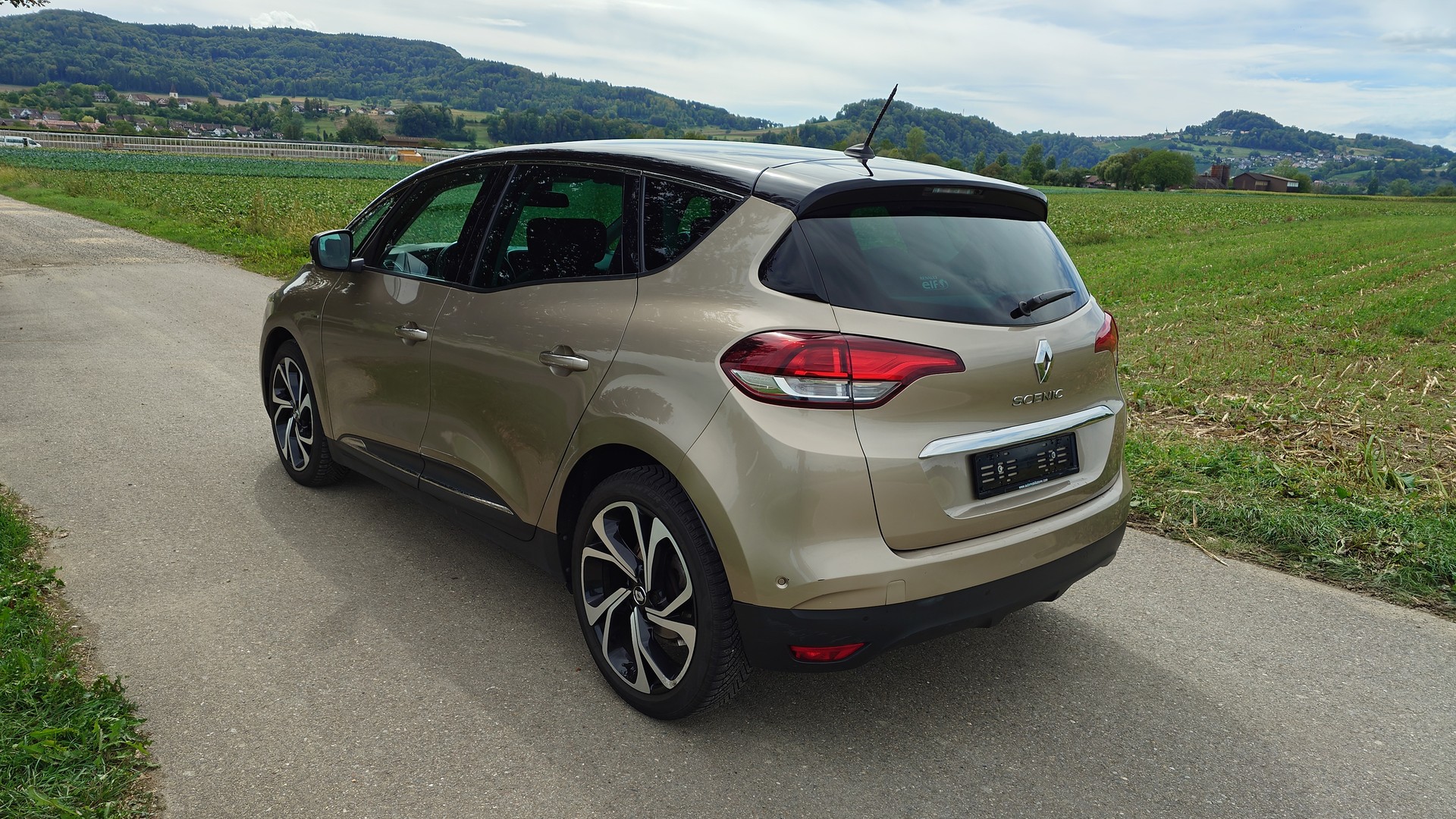 RENAULT Scénic 1.5 dCi Bose EDC-image-3