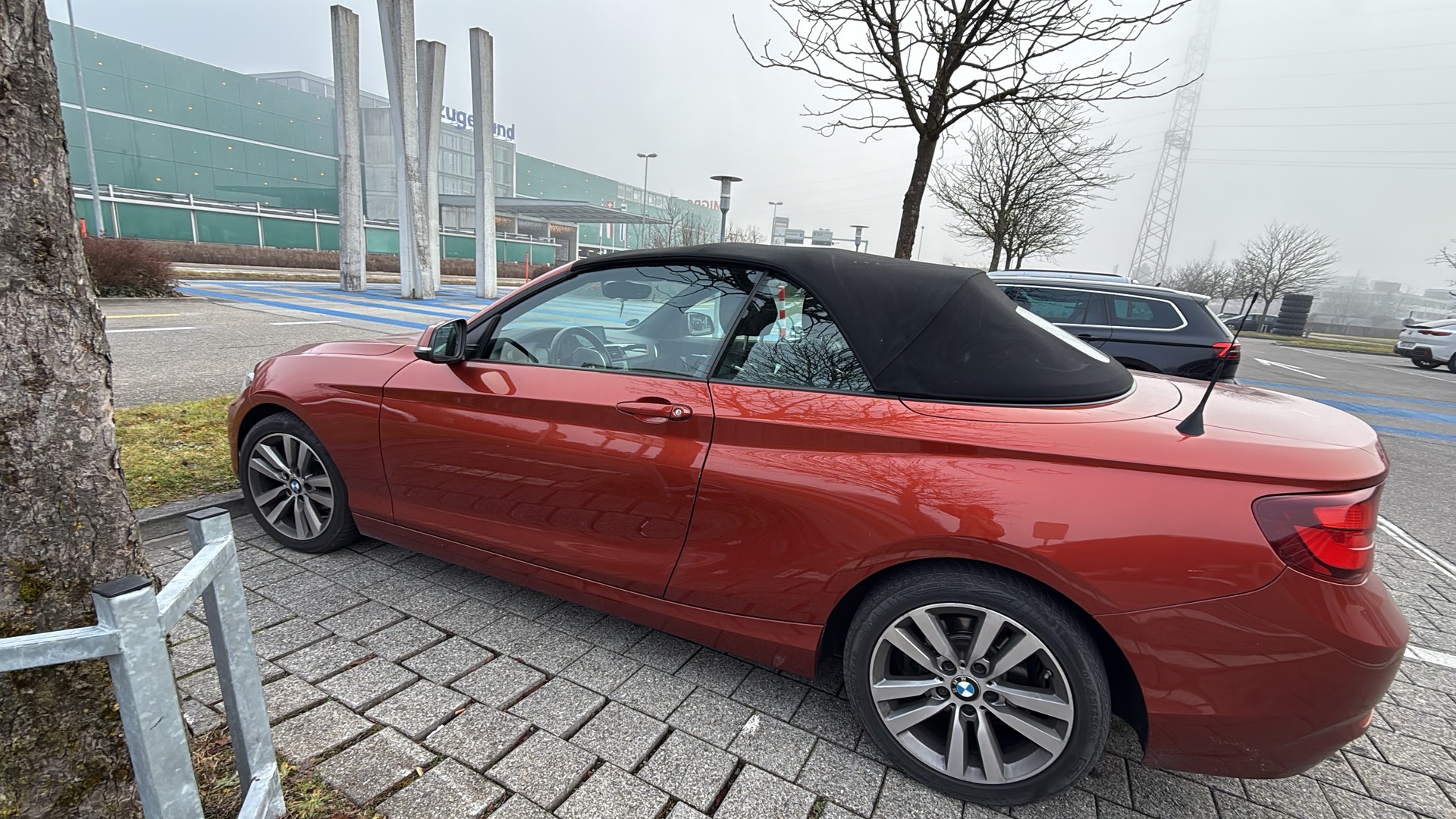 BMW 218-image-2