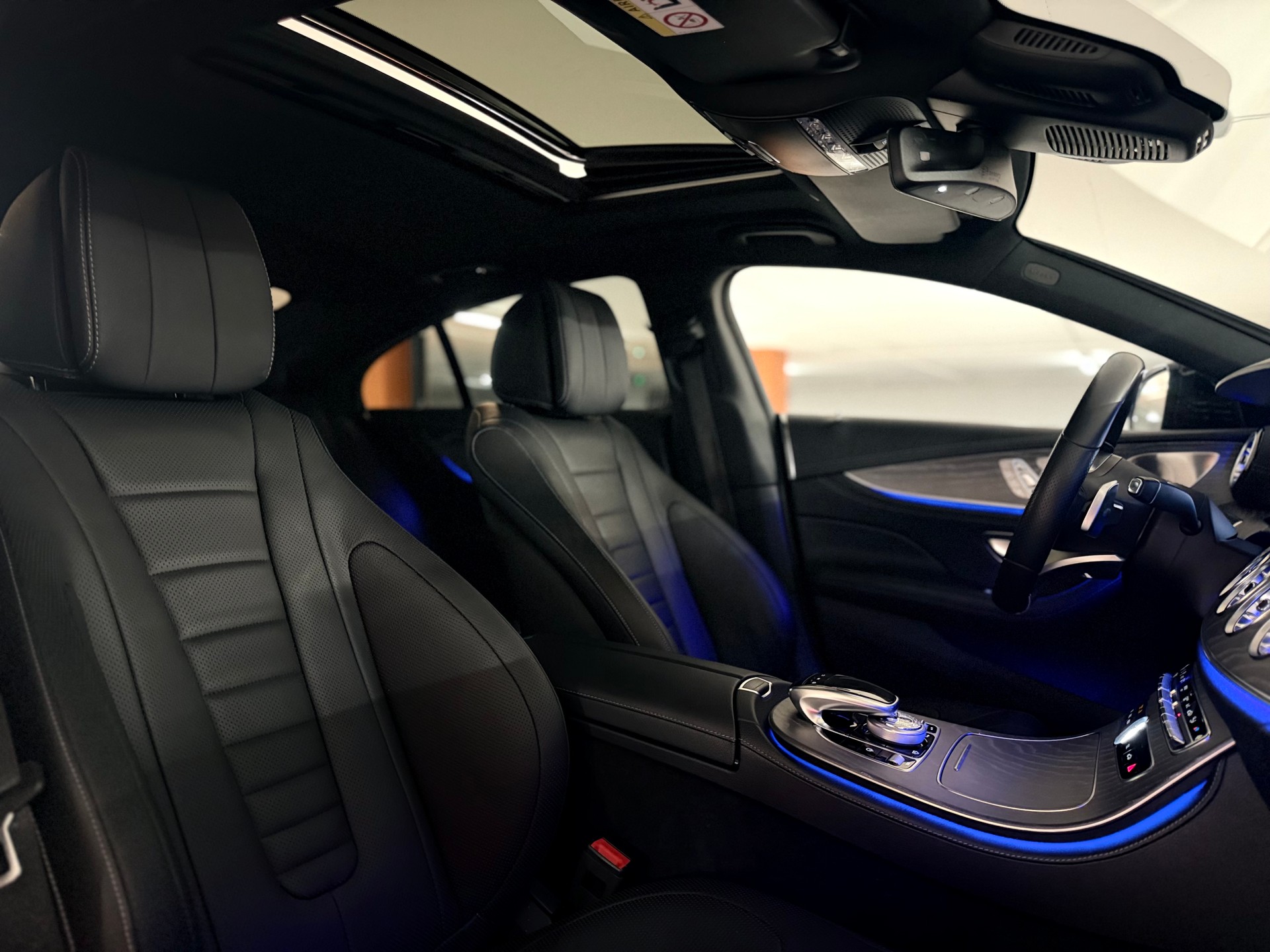 MERCEDES-BENZ CLS 350 d AMG Line 4Matic 9G-Tronic-image-17