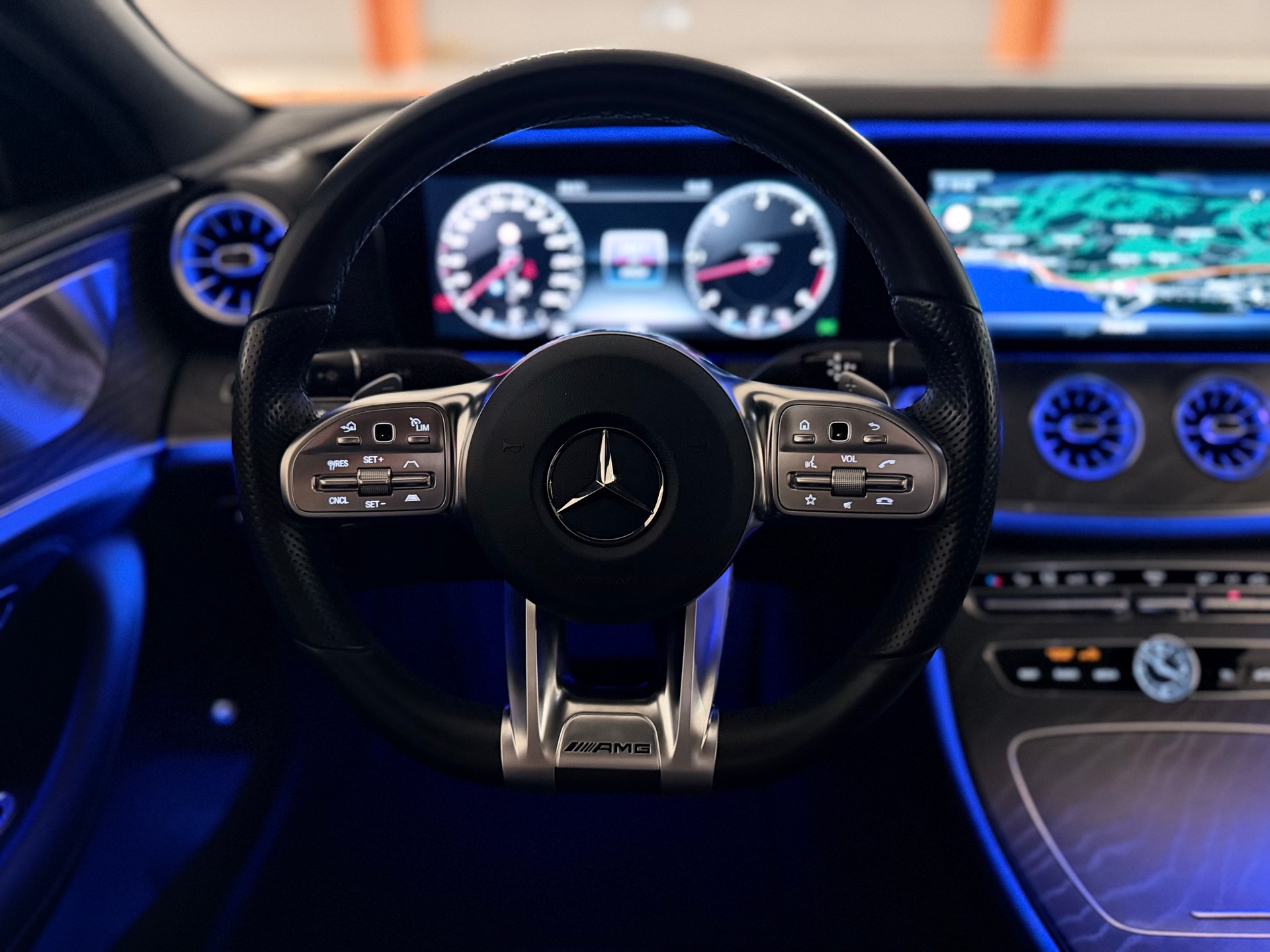 MERCEDES-BENZ CLS 350 d AMG Line 4Matic 9G-Tronic-image-12