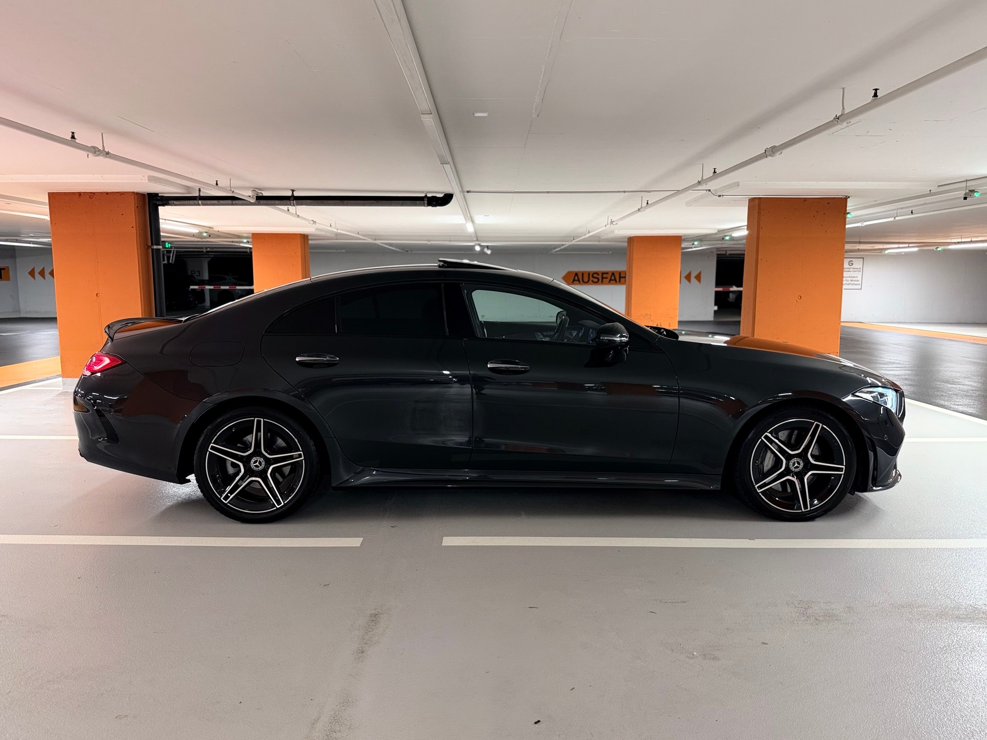 MERCEDES-BENZ CLS 350 d AMG Line 4Matic 9G-Tronic-image-3
