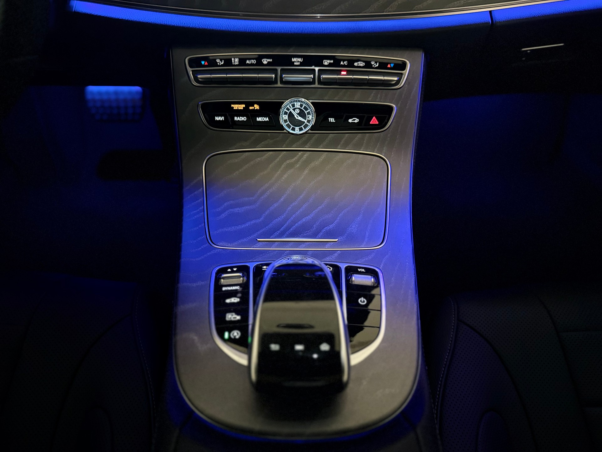 MERCEDES-BENZ CLS 350 d AMG Line 4Matic 9G-Tronic-image-14