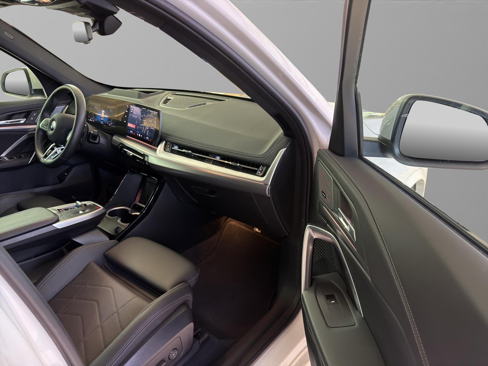 BMW X1 23i xDrive M-SportPaket-image-18