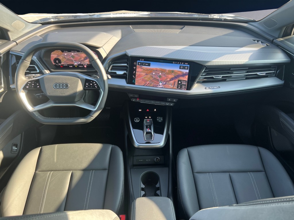 AUDI Q4 e-tron 45 quattro-image-11