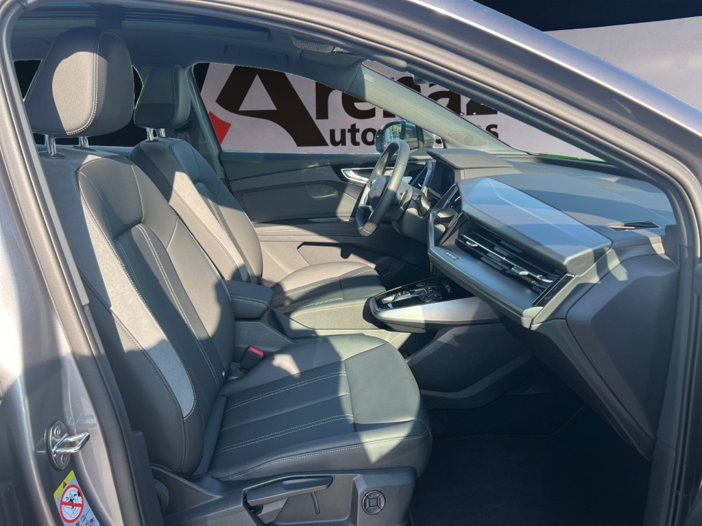AUDI Q4 e-tron 45 quattro-image-16