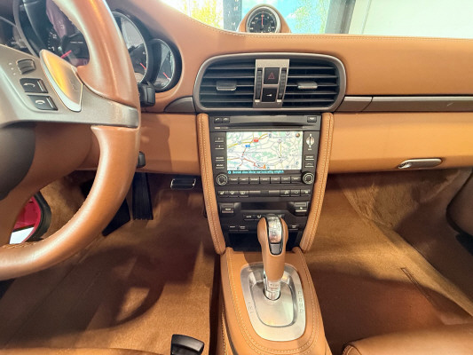 PORSCHE 911 Carrera Cabrio-image-8