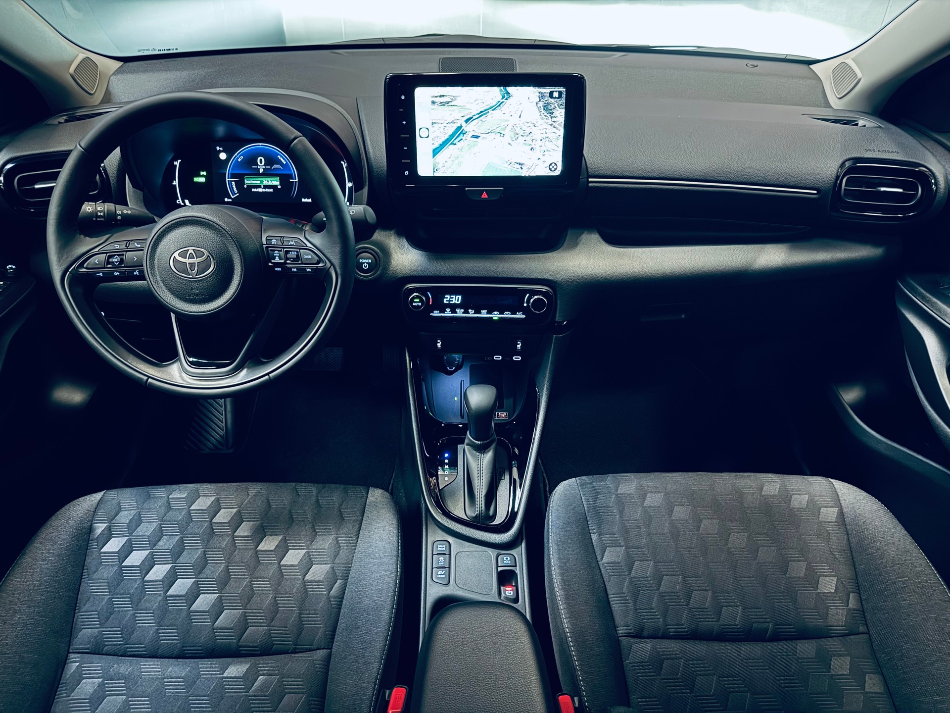 TOYOTA Yaris 1.5 Trend e-CVT-image-15