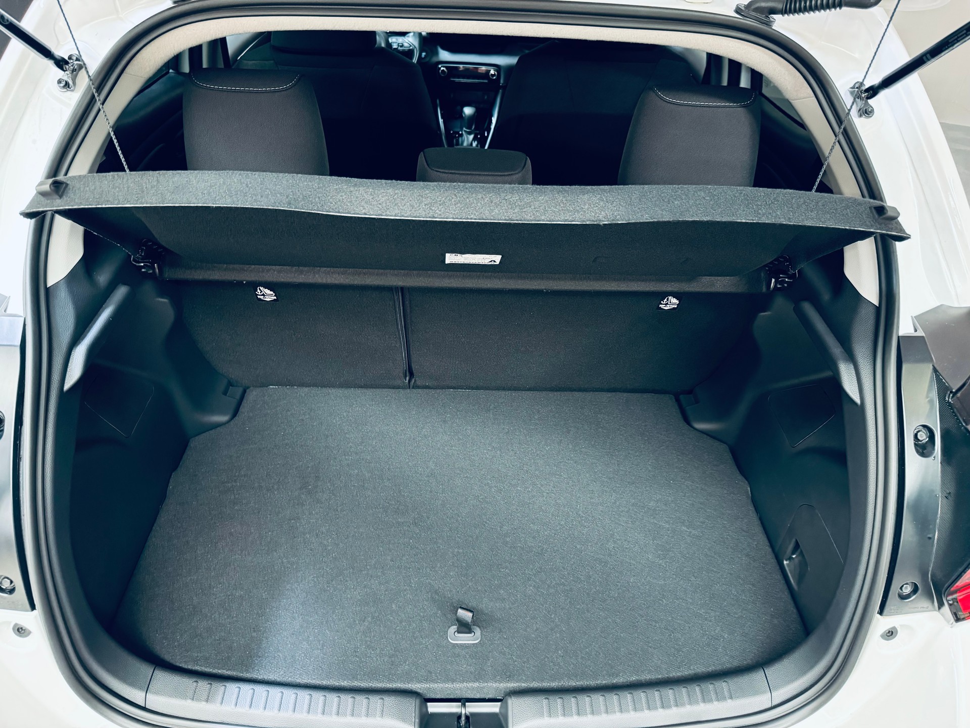 TOYOTA Yaris 1.5 Trend e-CVT-image-13