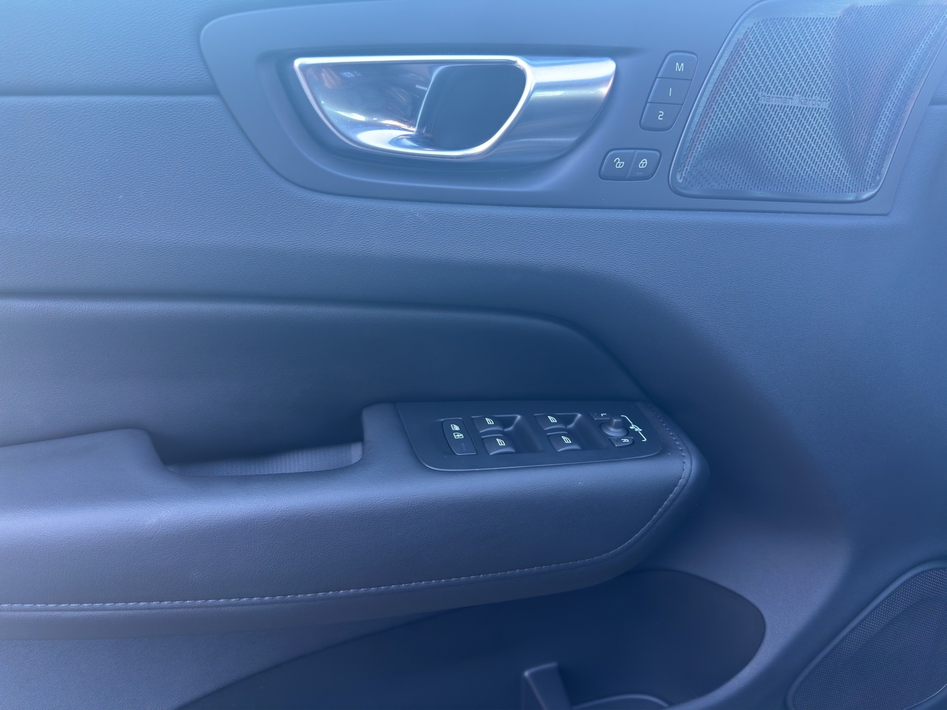VOLVO XC60 B5 Benzin Mild Hybrid AWD Core Geartronic-image-8