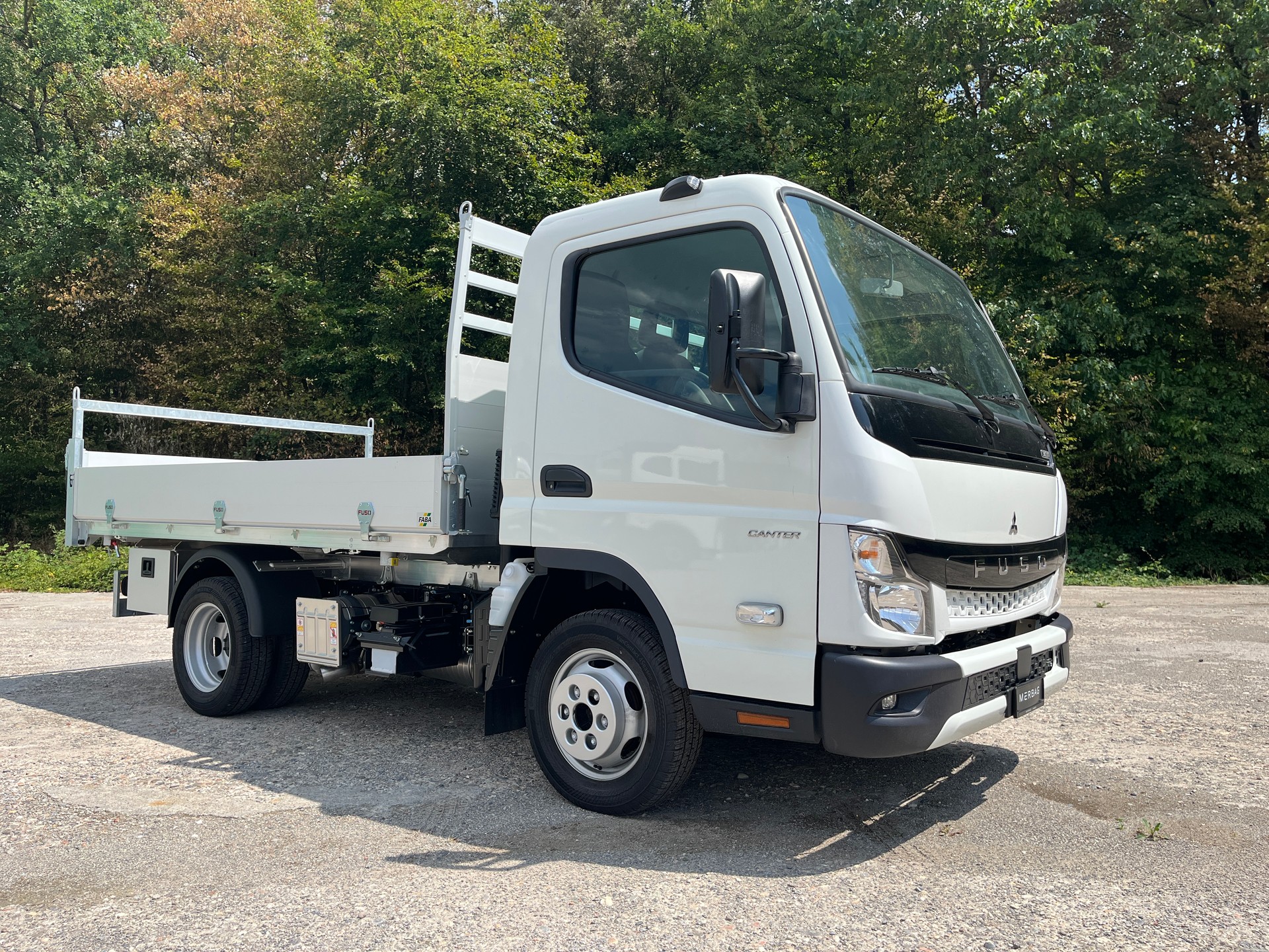 FUSO Canter-image-1