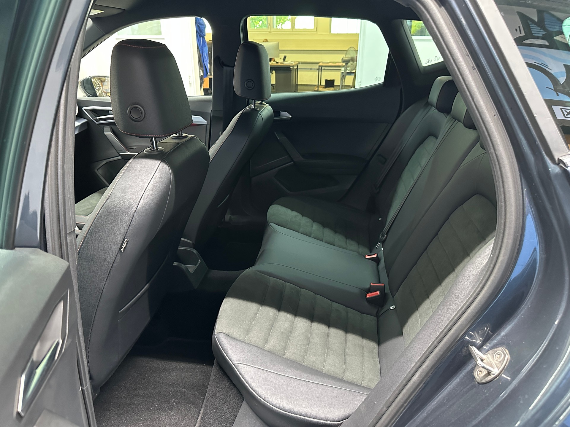 SEAT Arona 1.0 TSI Eco Hola FR DSG-image-8