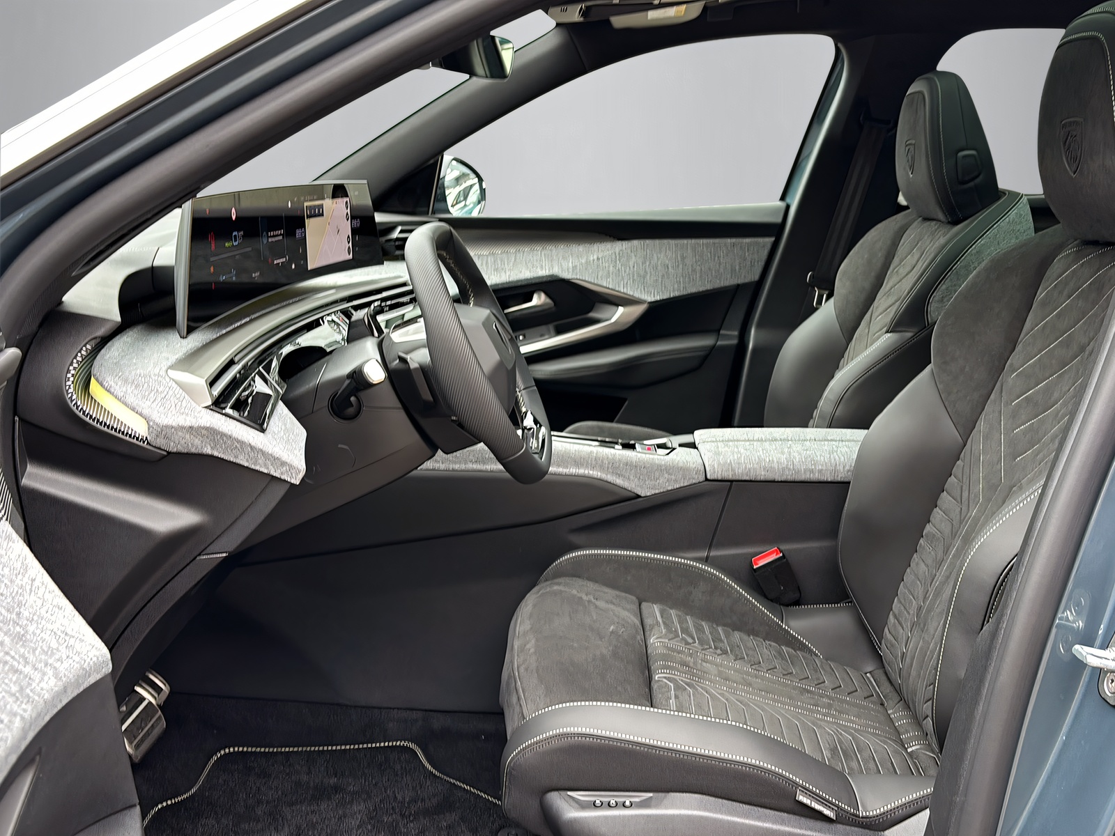 PEUGEOT 5008 1.6 PHEV 225 GT-image-2