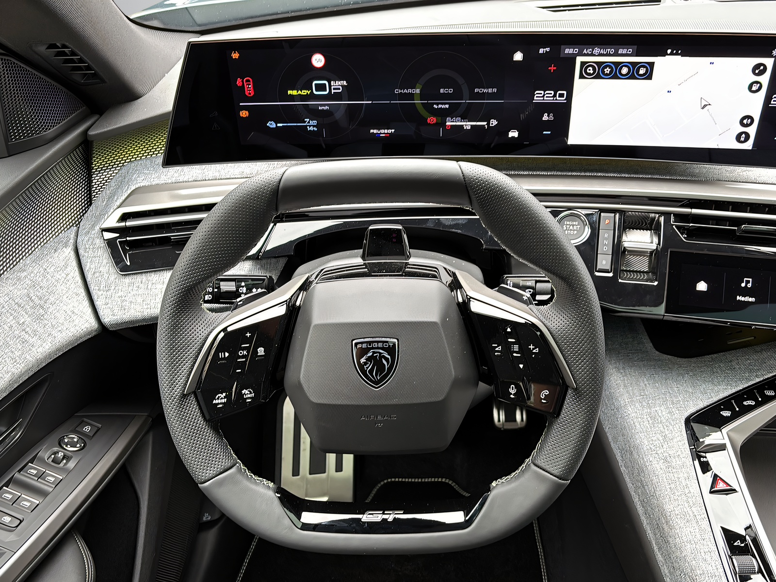 PEUGEOT 5008 1.6 PHEV 225 GT-image-3