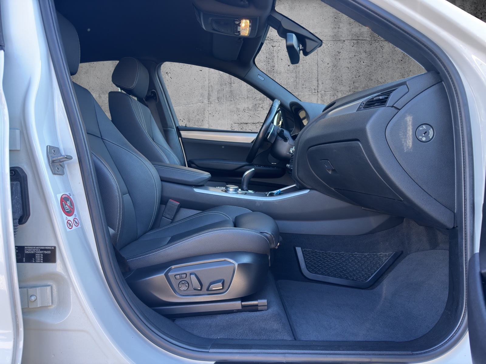 BMW X4 M 40i Steptronic-image-11