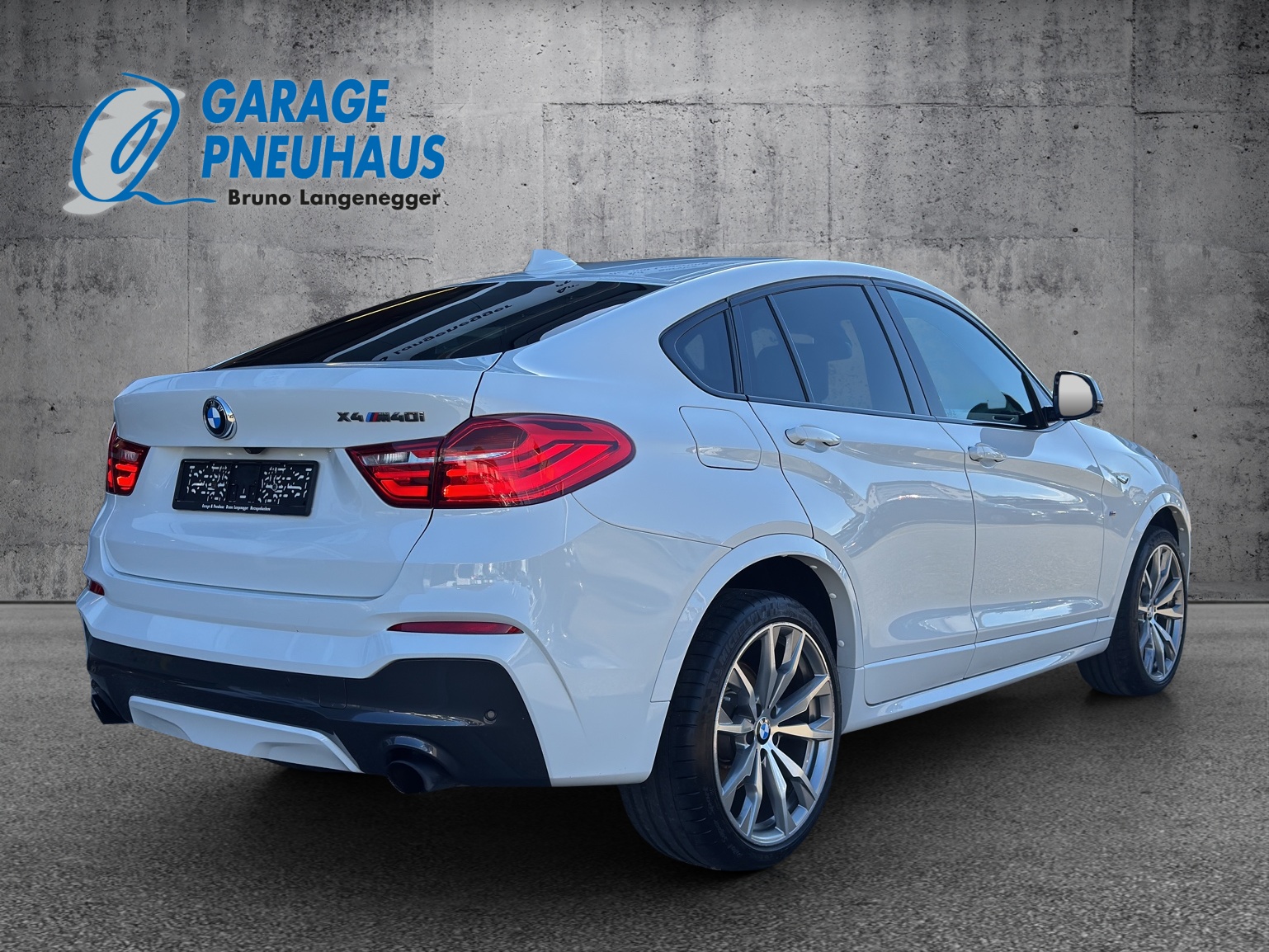 BMW X4 M 40i Steptronic-showroom-element-3