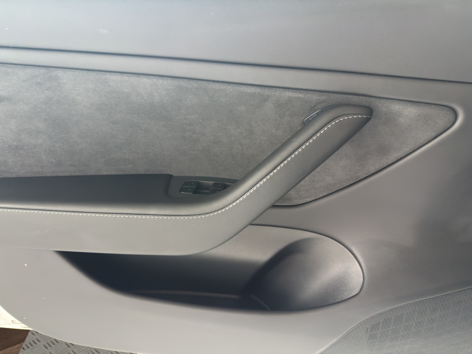 TESLA Model 3 Long Range Dual Motor AWD-image-10