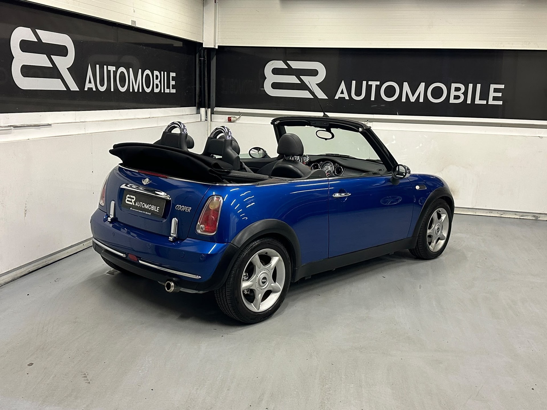 MINI Cooper Cabriolet-image-6