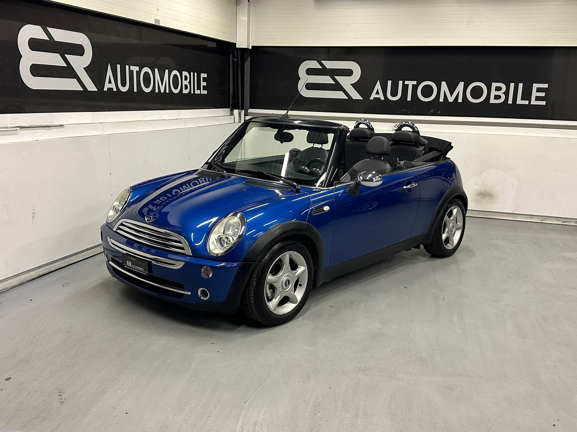 MINI Cooper Cabriolet-image-0