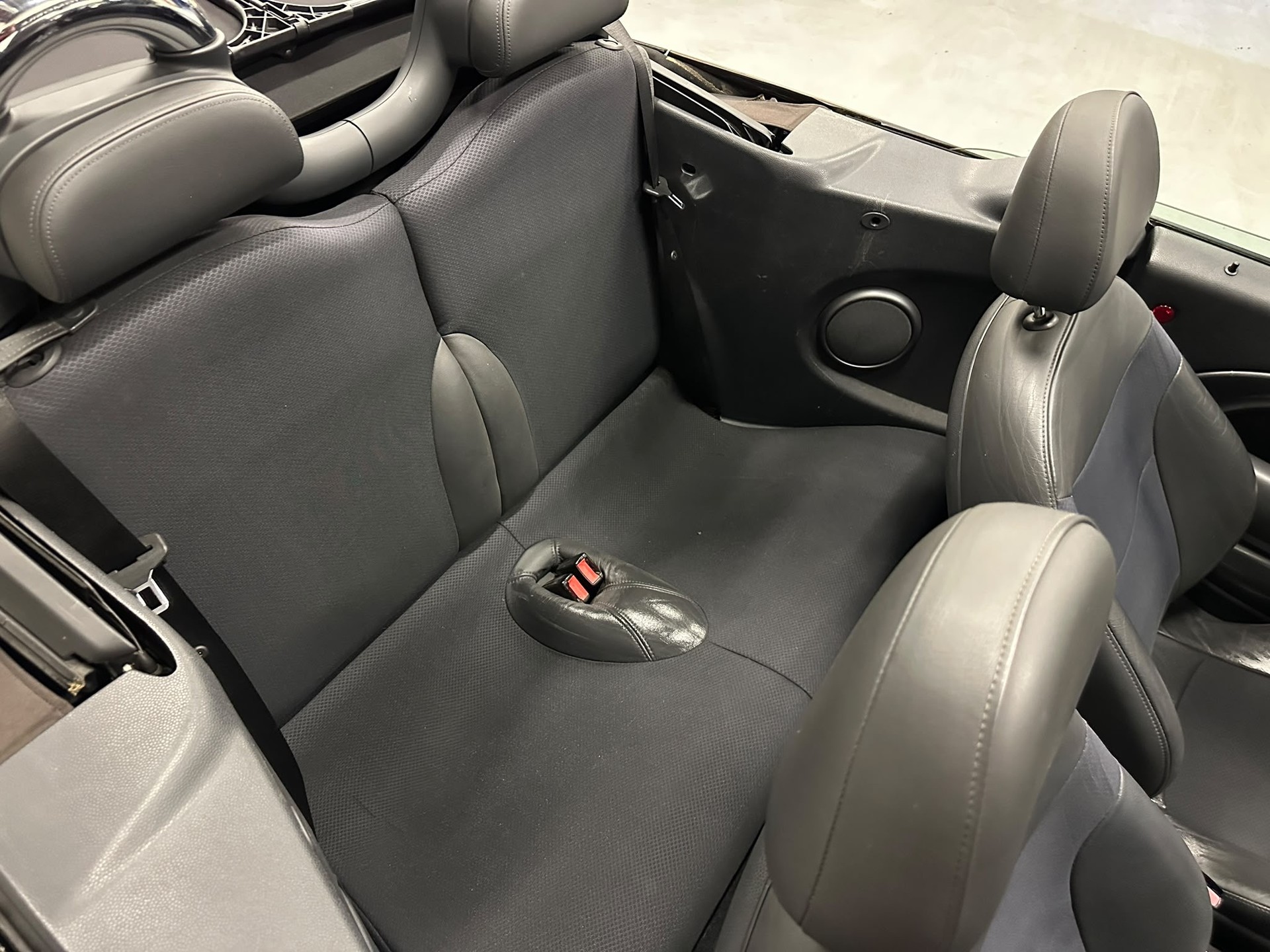 MINI Cooper Cabriolet-image-14