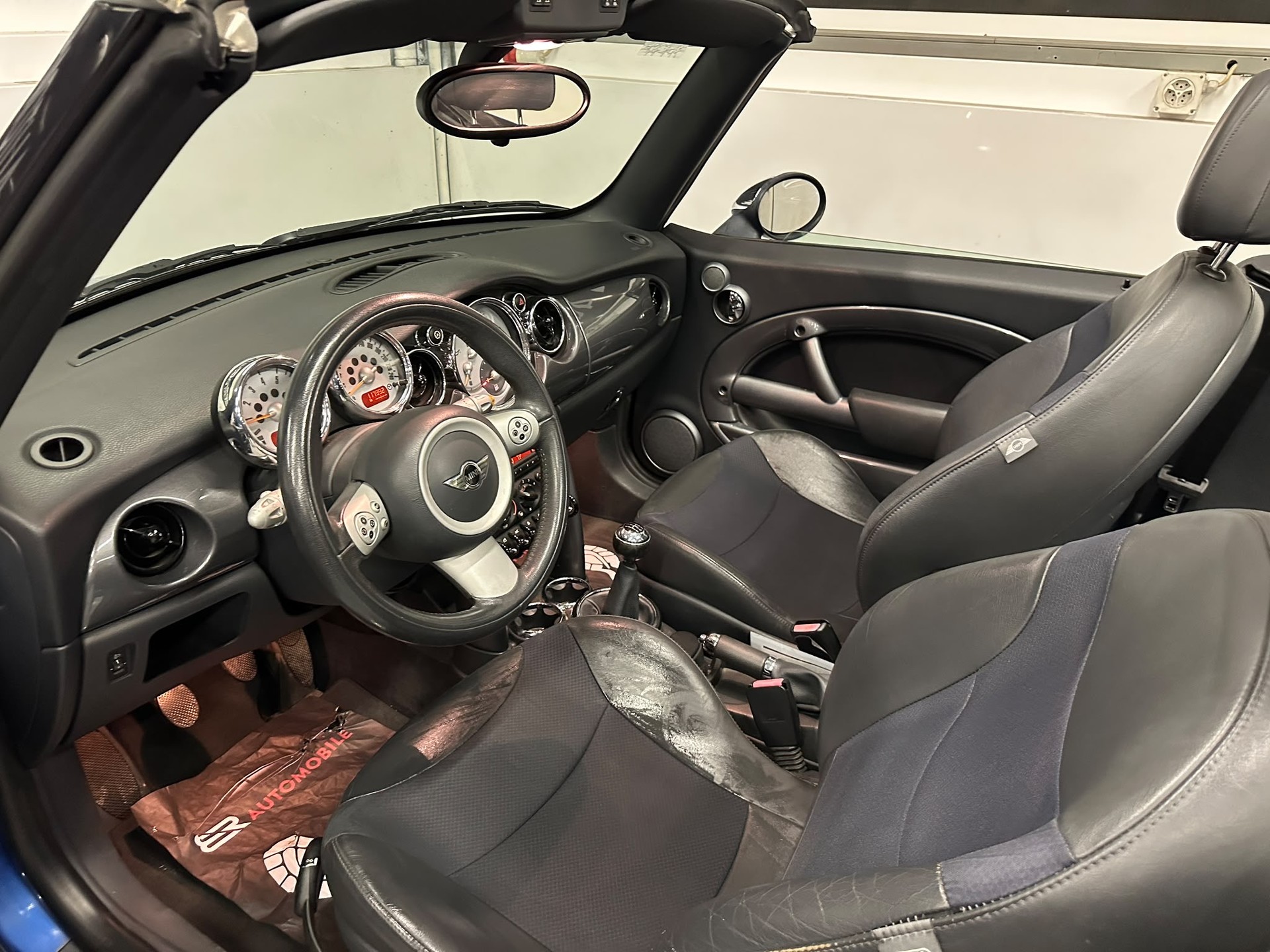 MINI Cooper Cabriolet-image-10